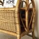 Porte revue en rotin vintage