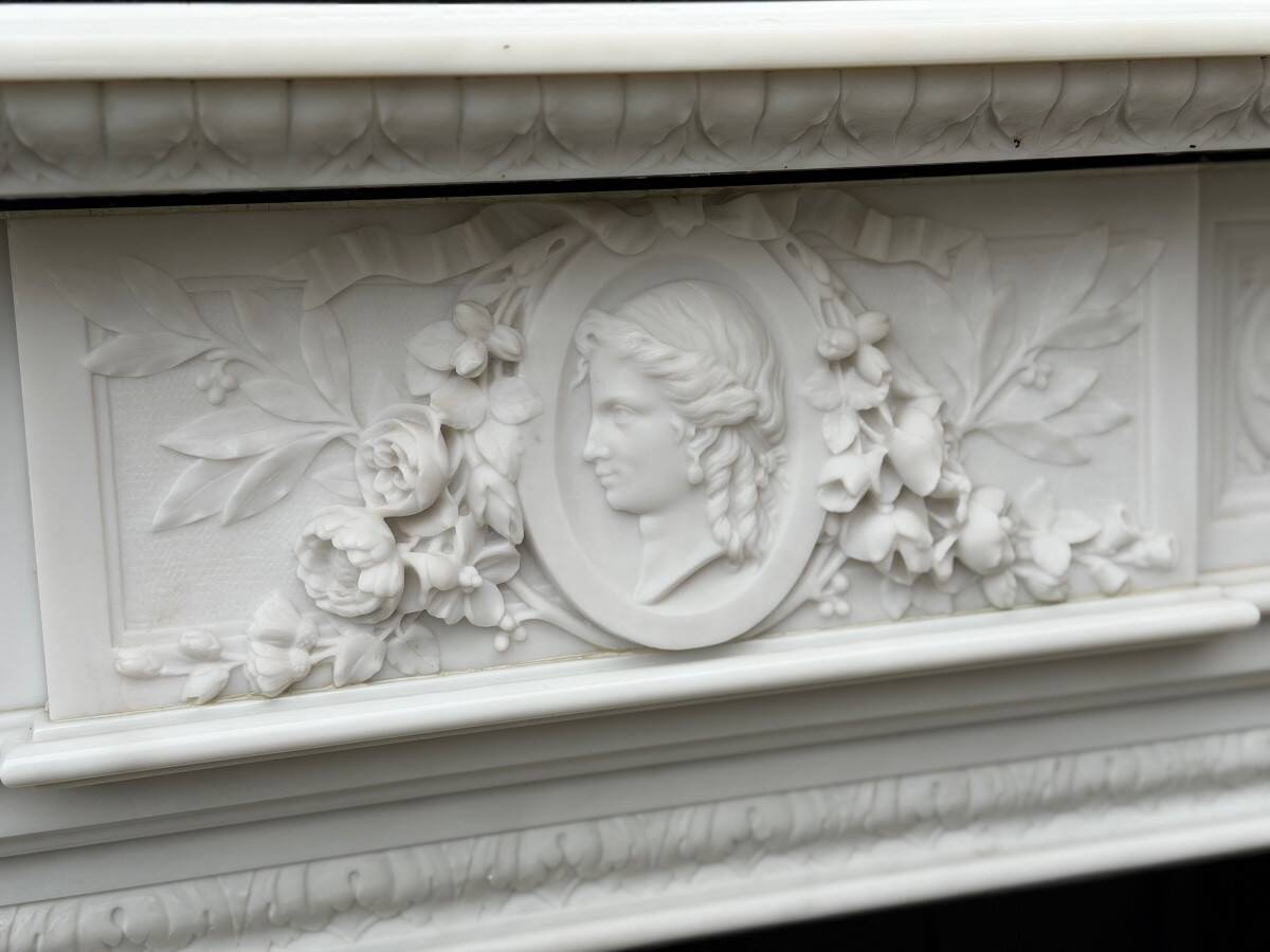 Napoleon III fireplace in statuary white marble, circa 1880.