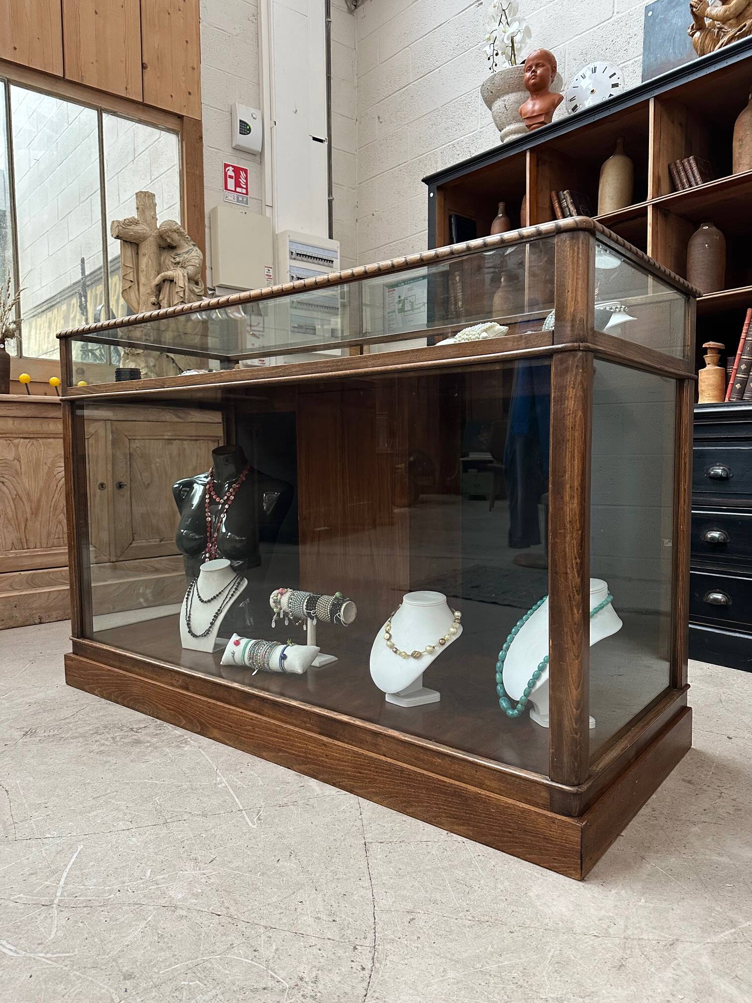 Early 20th century display counter