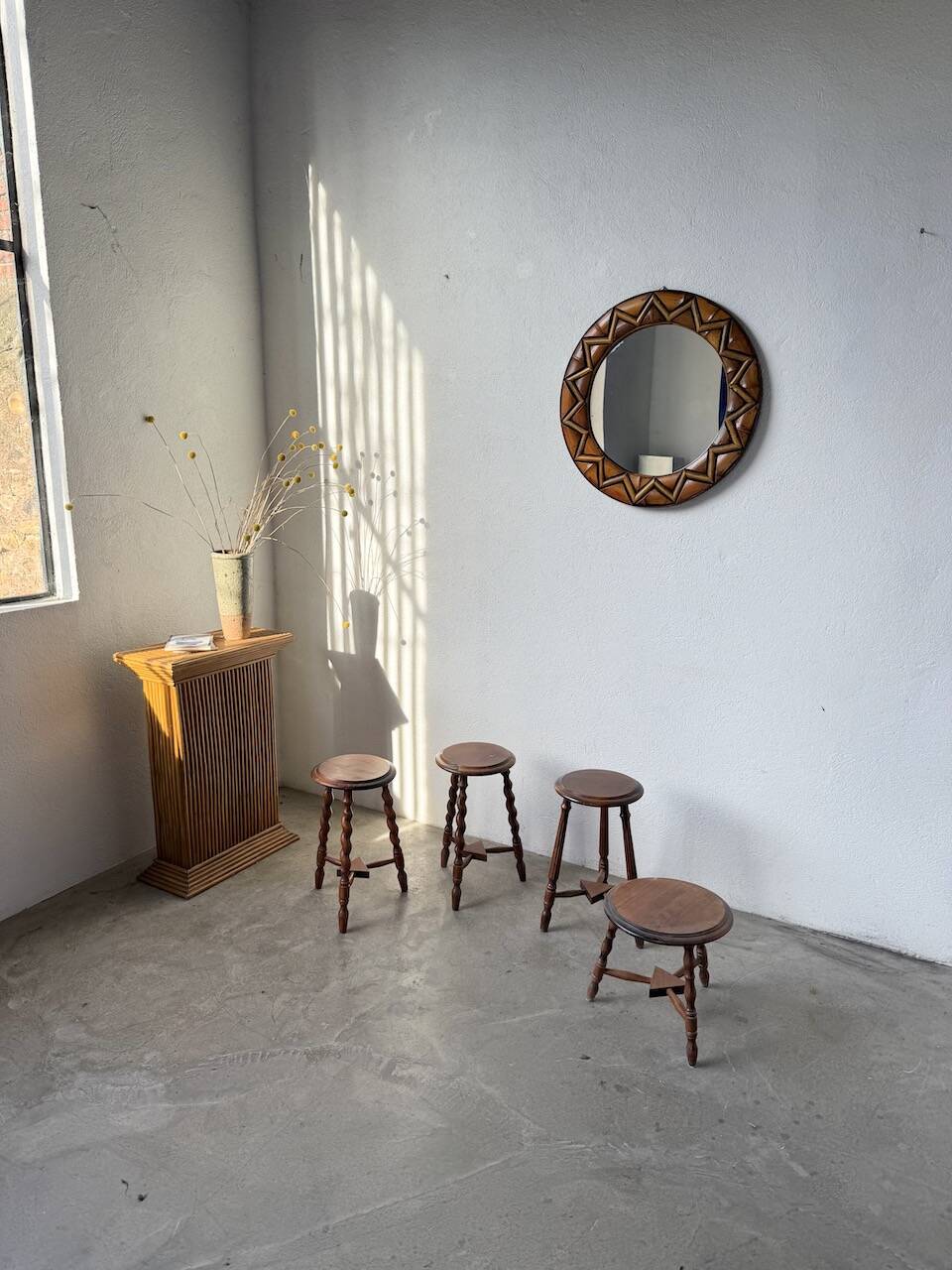 Round rattan mirror 1980