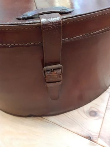 Leather hat box