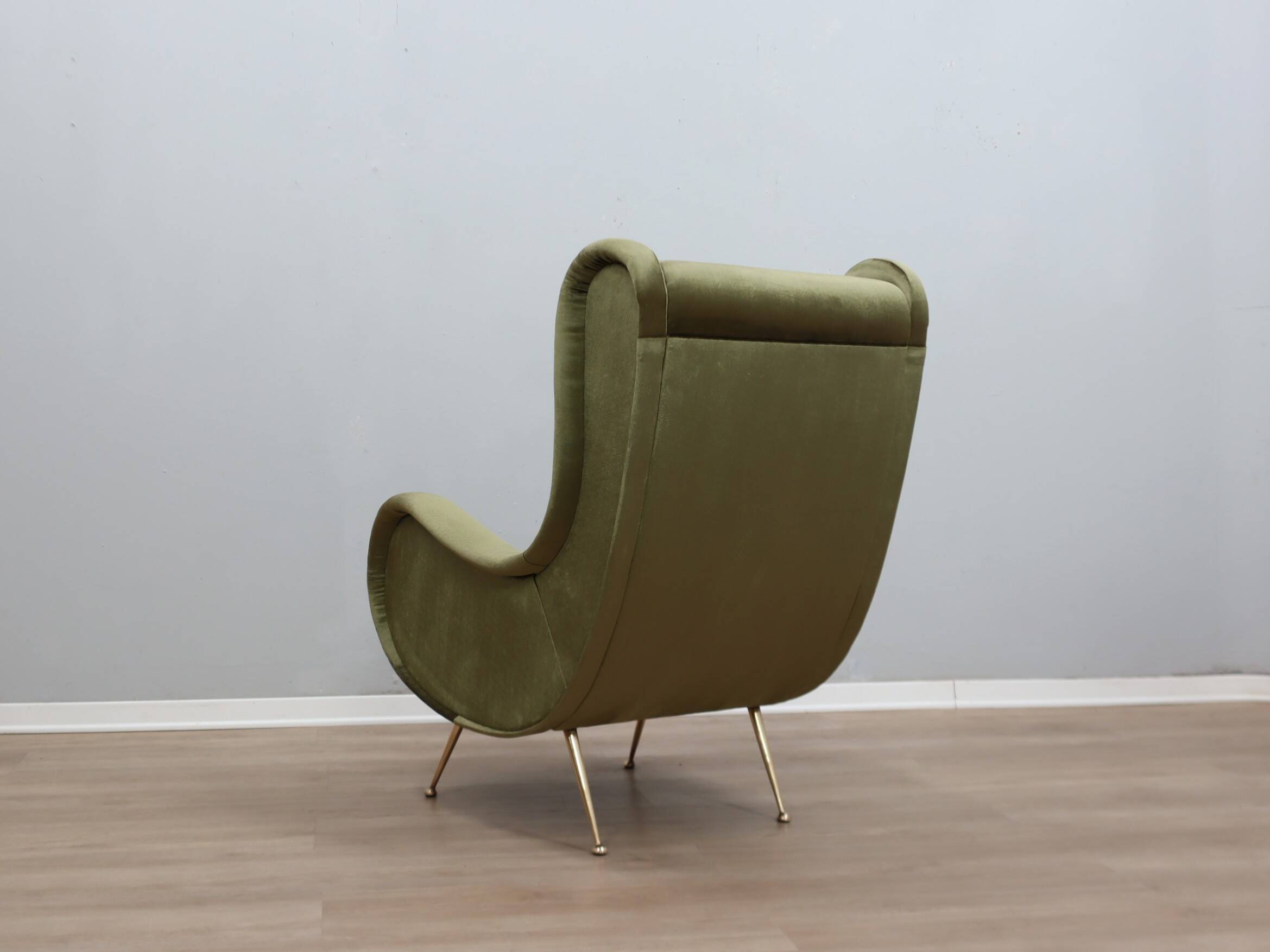 Fauteuil italien des années 1950 style Senior Zanuso en velours vert.