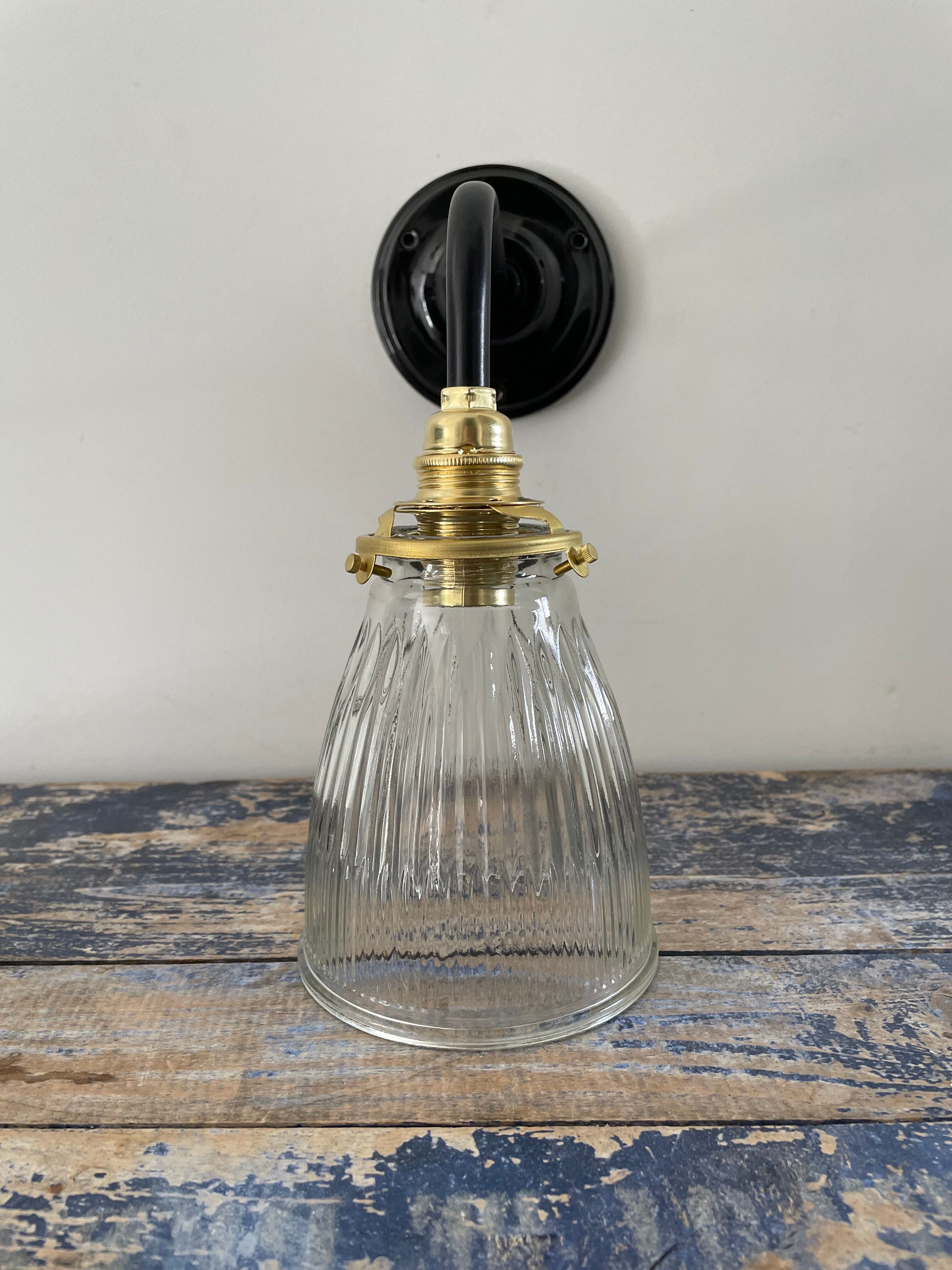 Wall lamp in brass glass and ceramic
