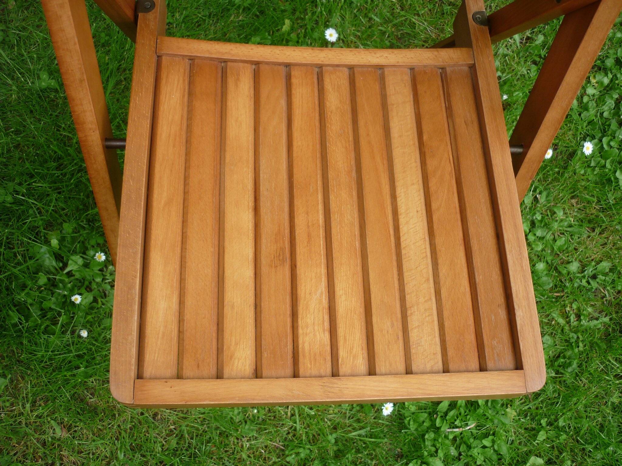 Vintage blond wood folding chair