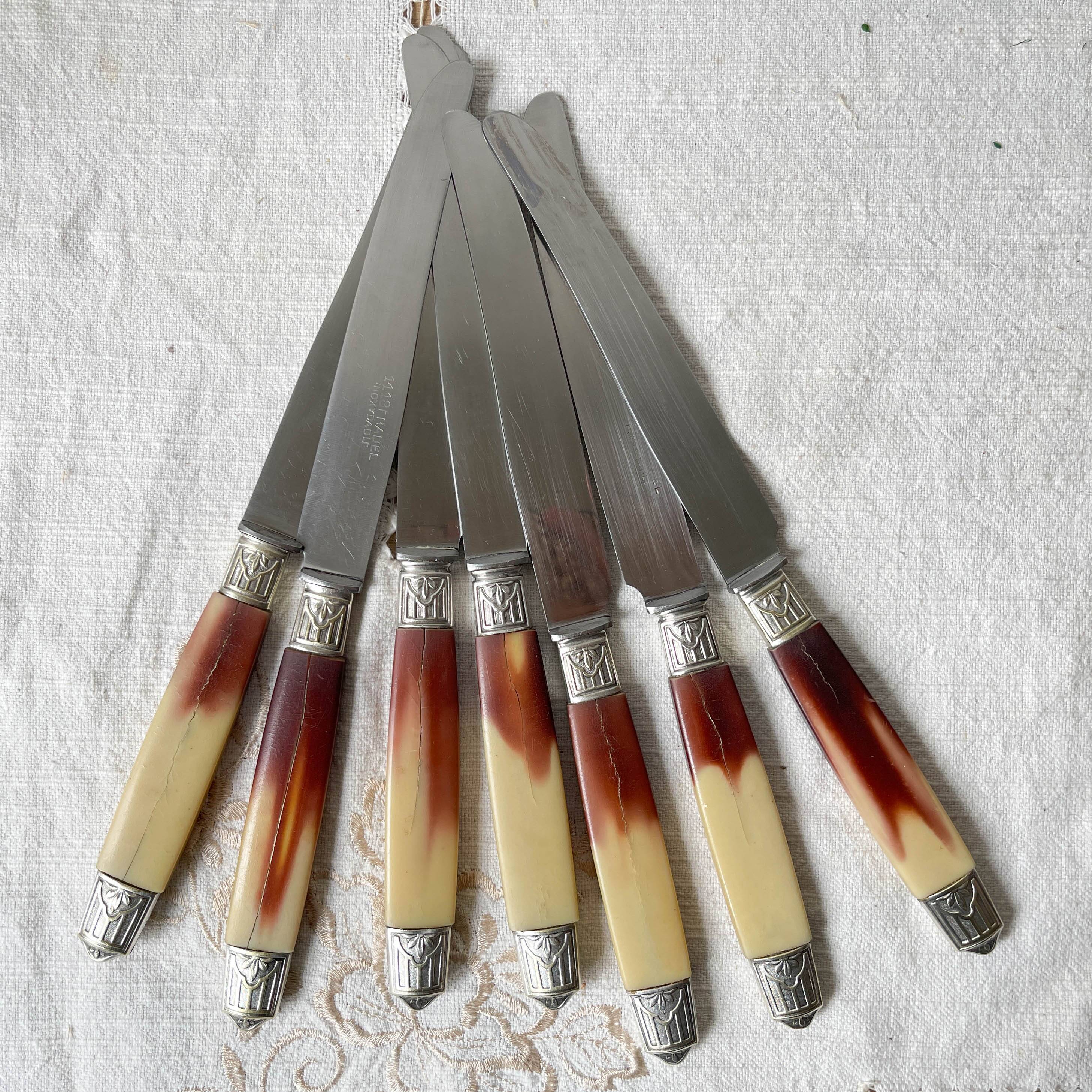 12 vintage Pradel stainless steel bakelite knives