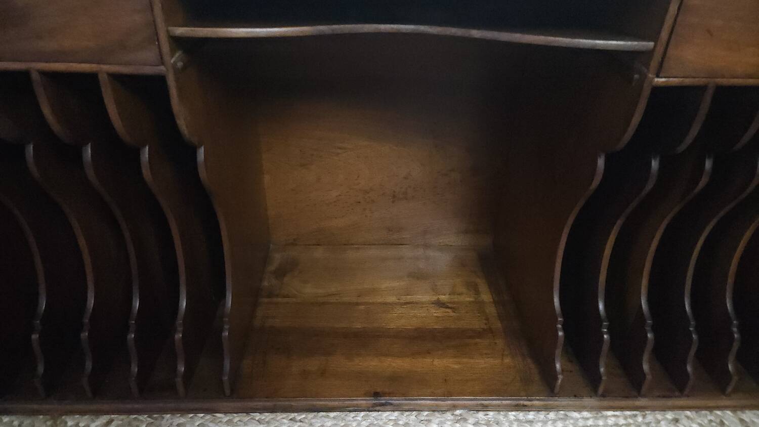 Vintage table sorting workbench