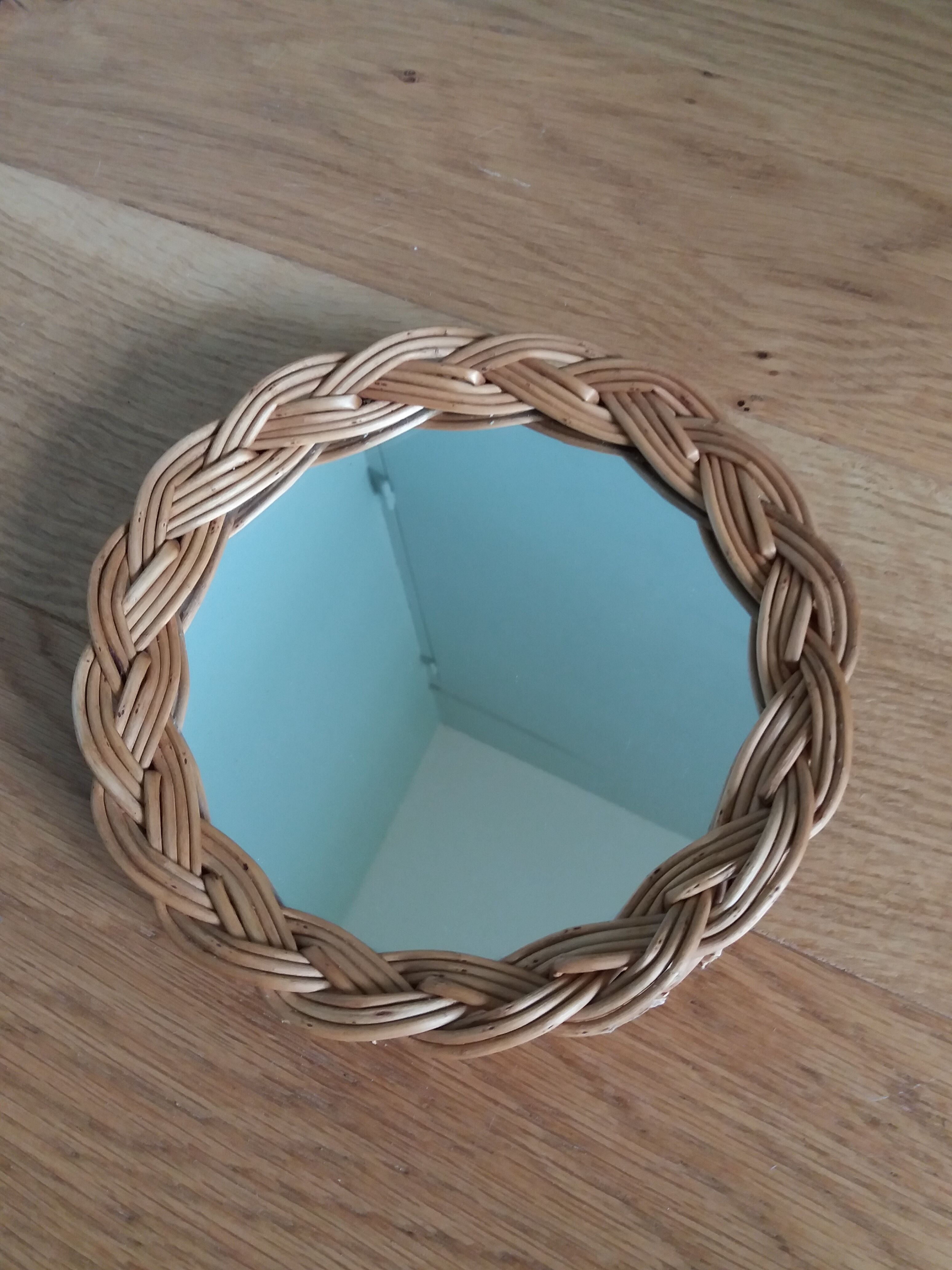Round rattan wicker mirror 18cm