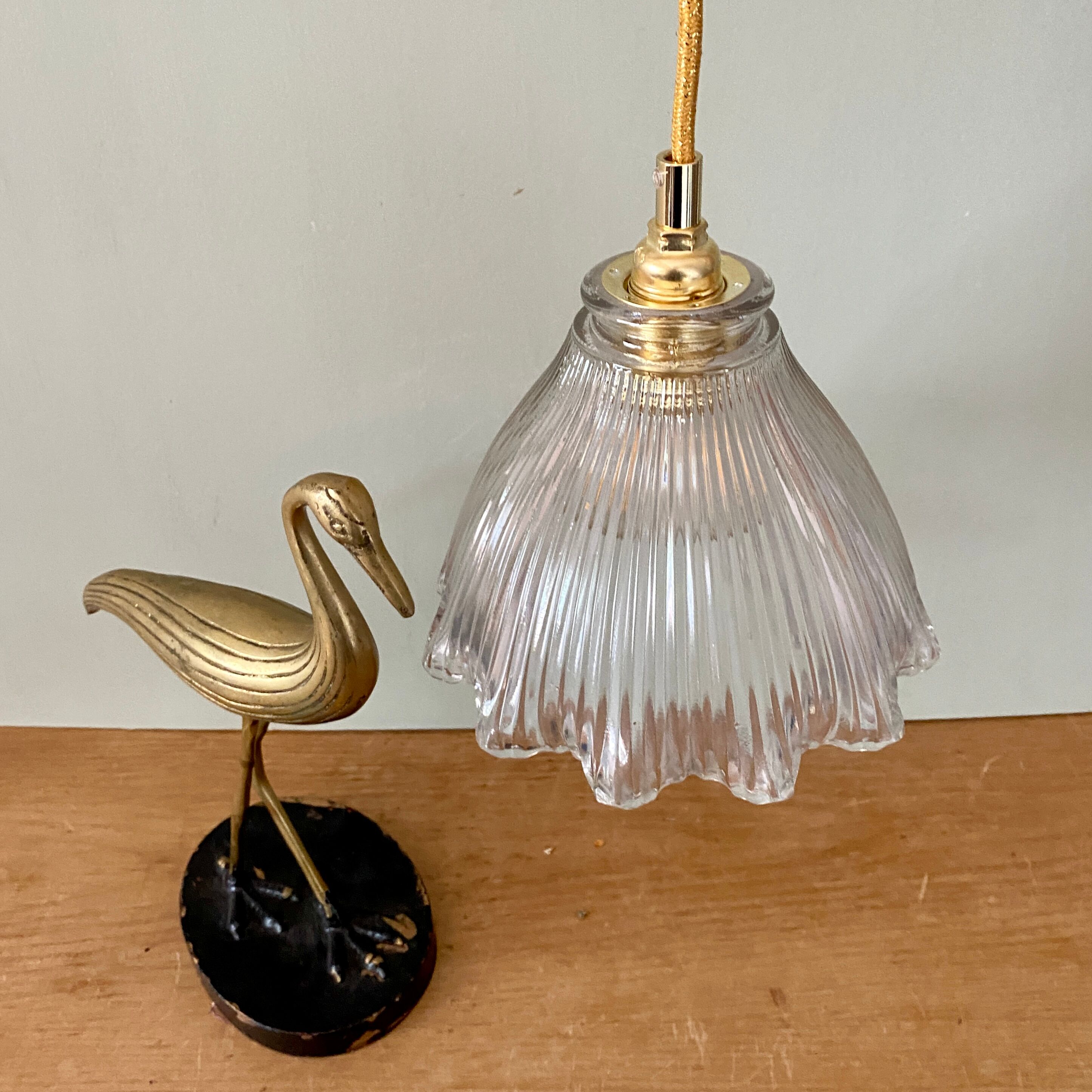 Suspension tulipe vintage en verre holophane (2)