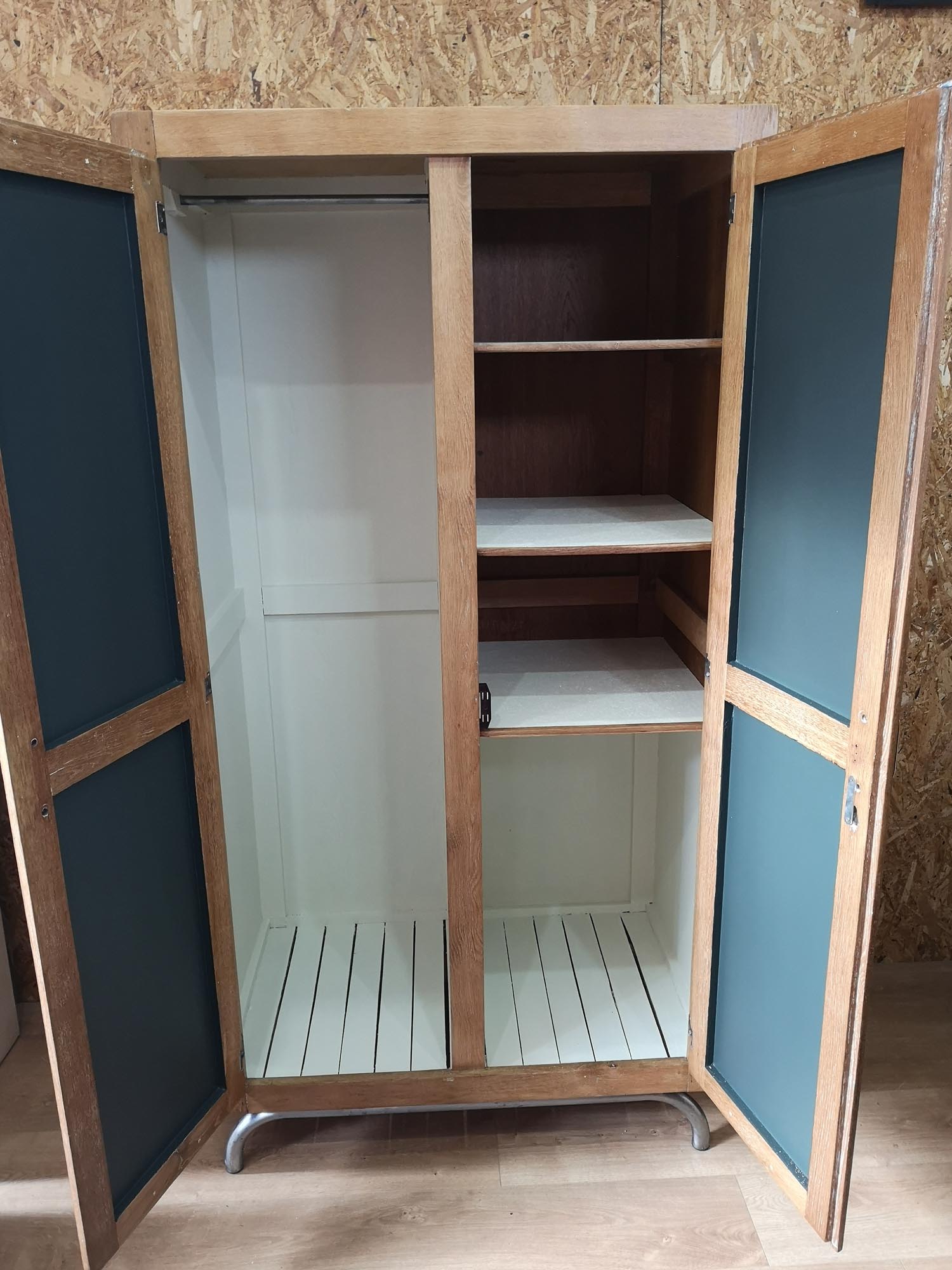 Vintage double oak cloakroom