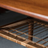 Table basse 'Planche de surf' en bois de teck avec étagère à magazines, design hollandais, années 1960