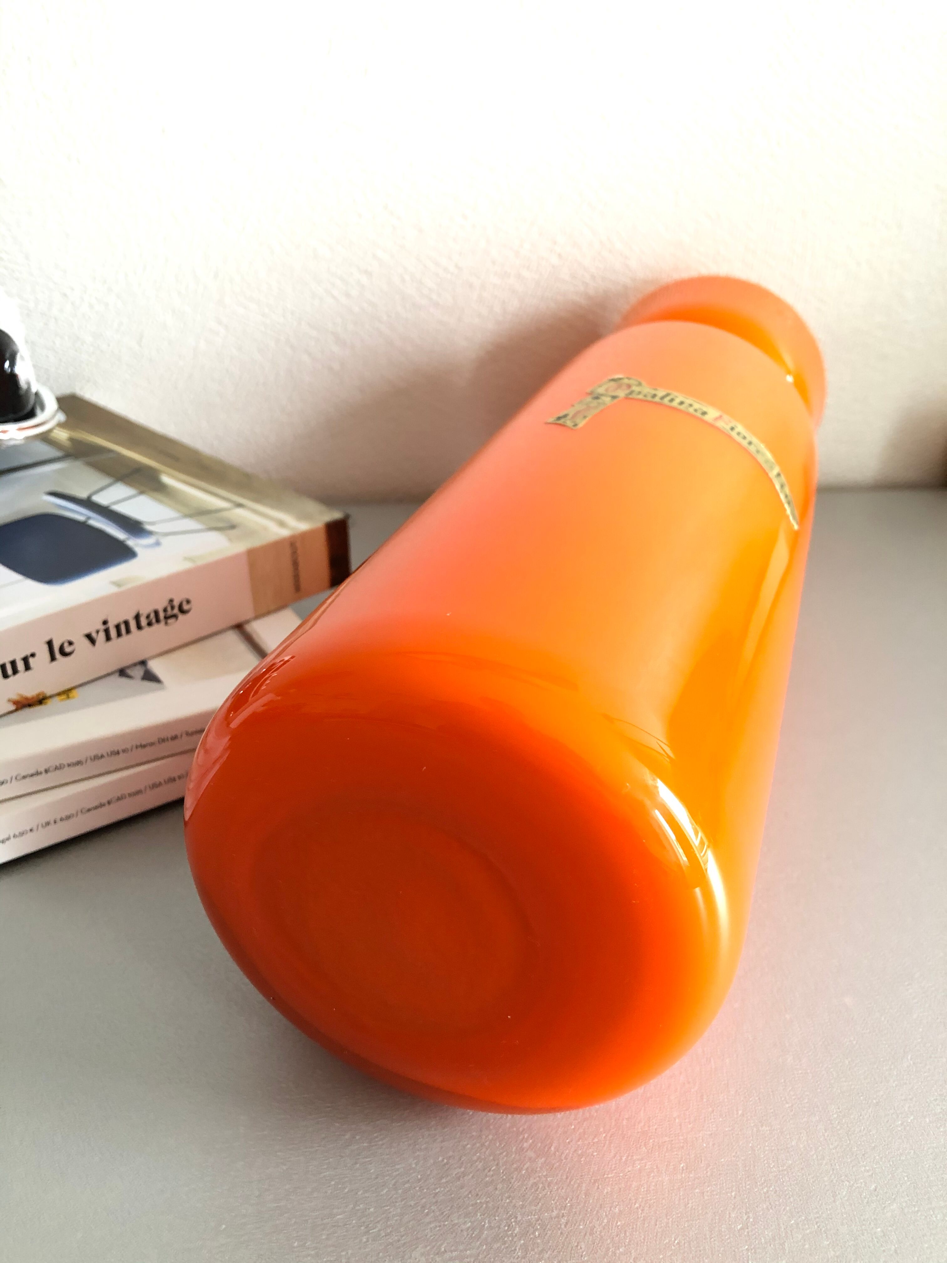 Vase opaline orange vintage