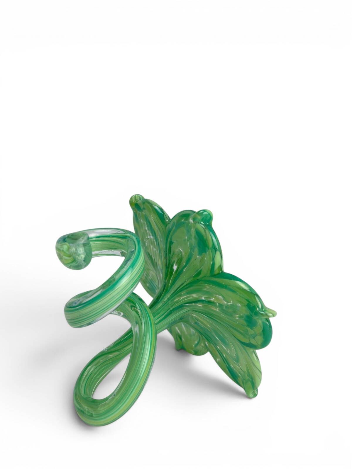 pair of flower candle holders in glass handmade in Italy.