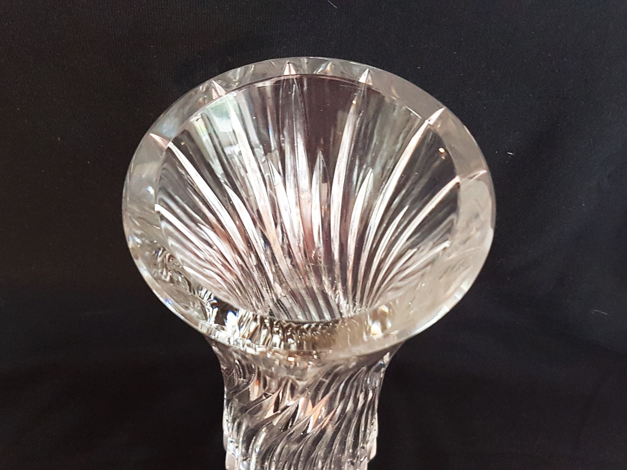 Vase rouleau en cristal taillé Val Saint Lambert