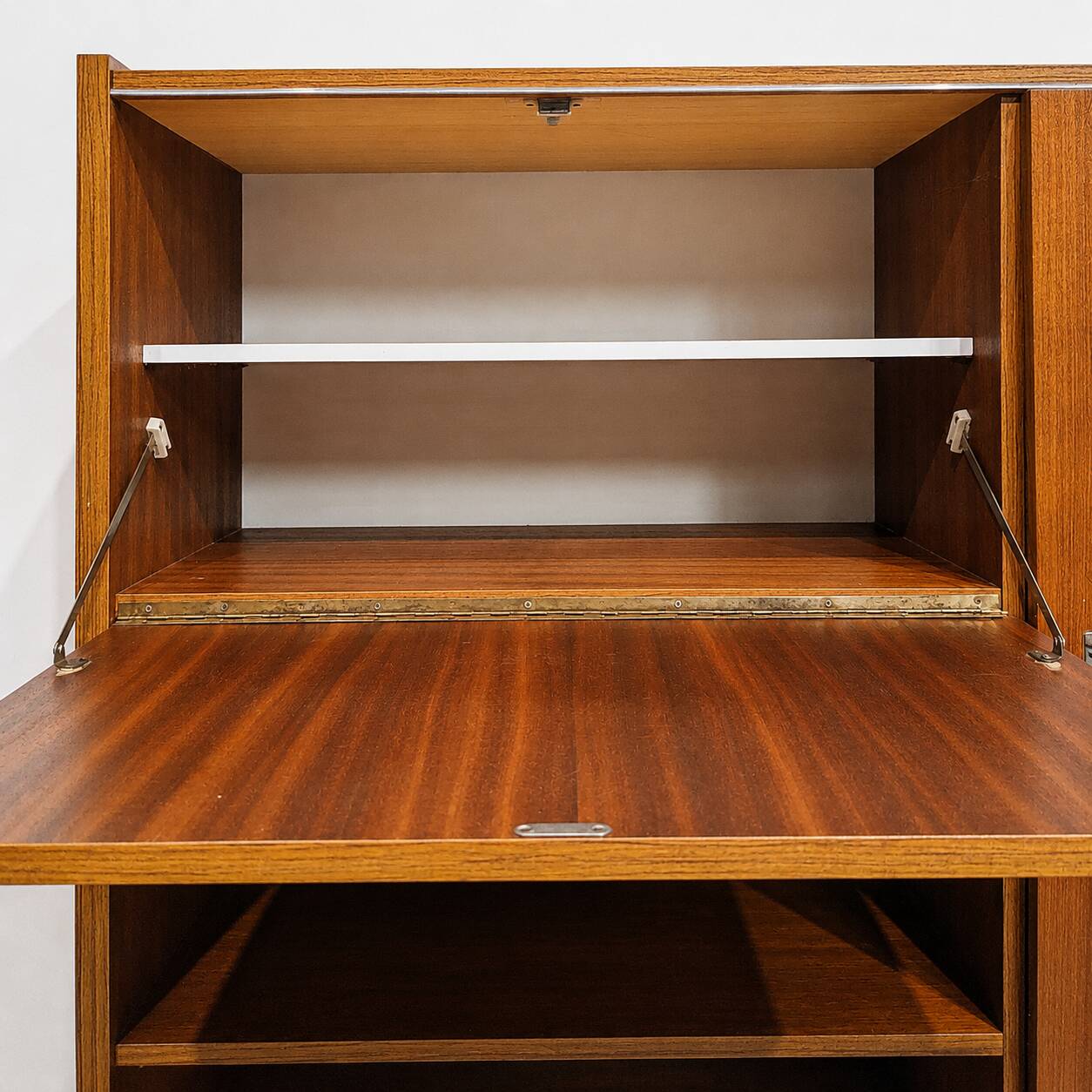 Highboard vintage avec bar / secrétaire