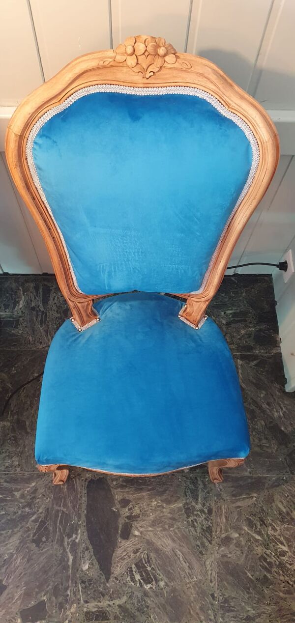 Chaise bleue