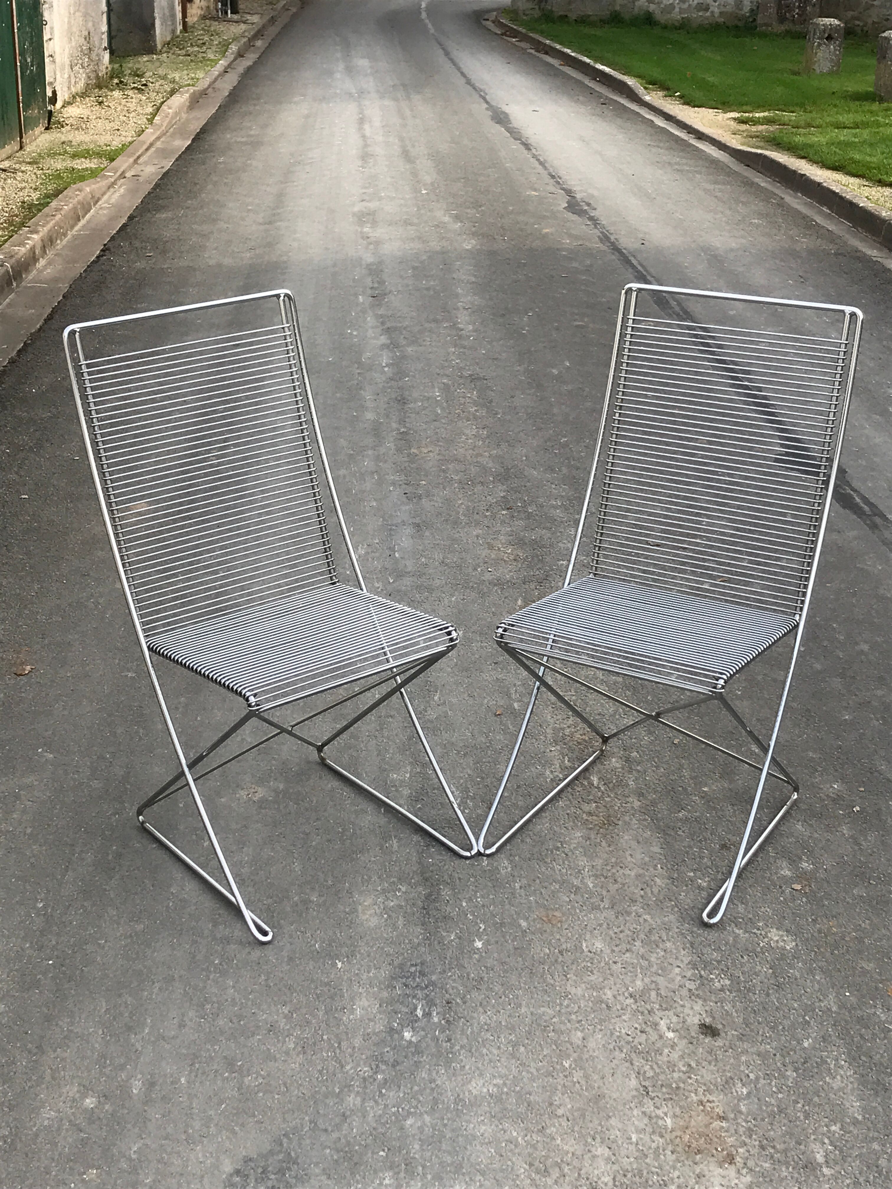 Paire de chaises Wire Till Behrens design annees 80