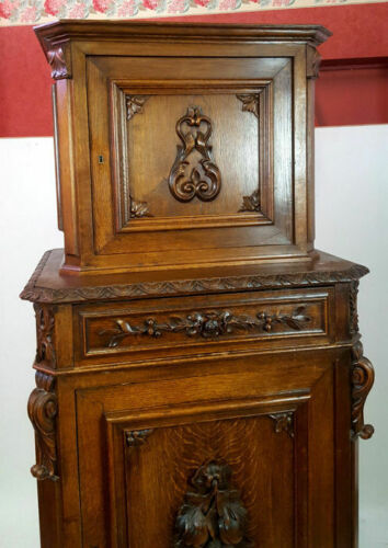 Renaissance hunting lodge cabinet in solid oak