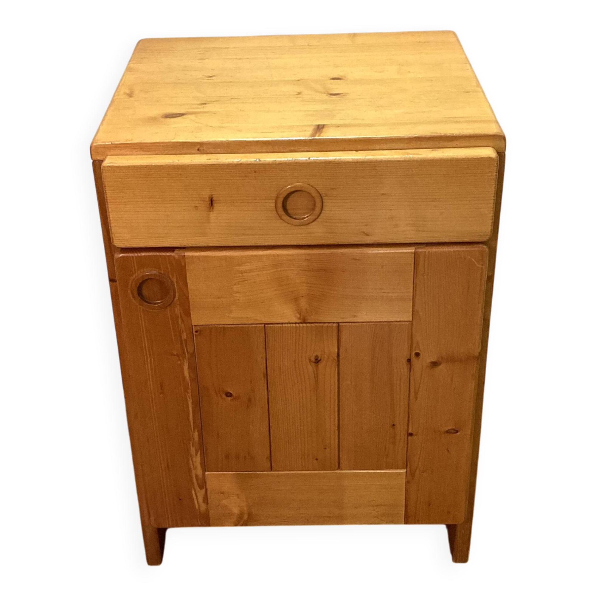 Bedside table / small chest of drawers in pine by Charlotte Perriand, Les Arcs