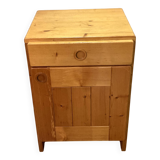 Bedside table / small chest of drawers in pine by Charlotte Perriand, Les Arcs