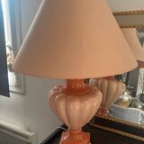 Pink shell-shaped lamp