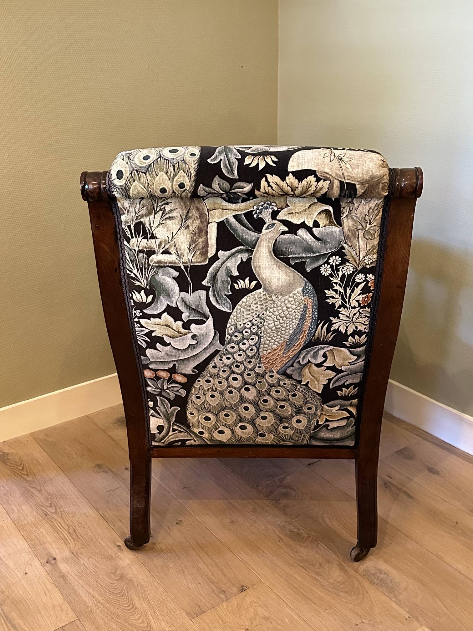Victorian armrest chair