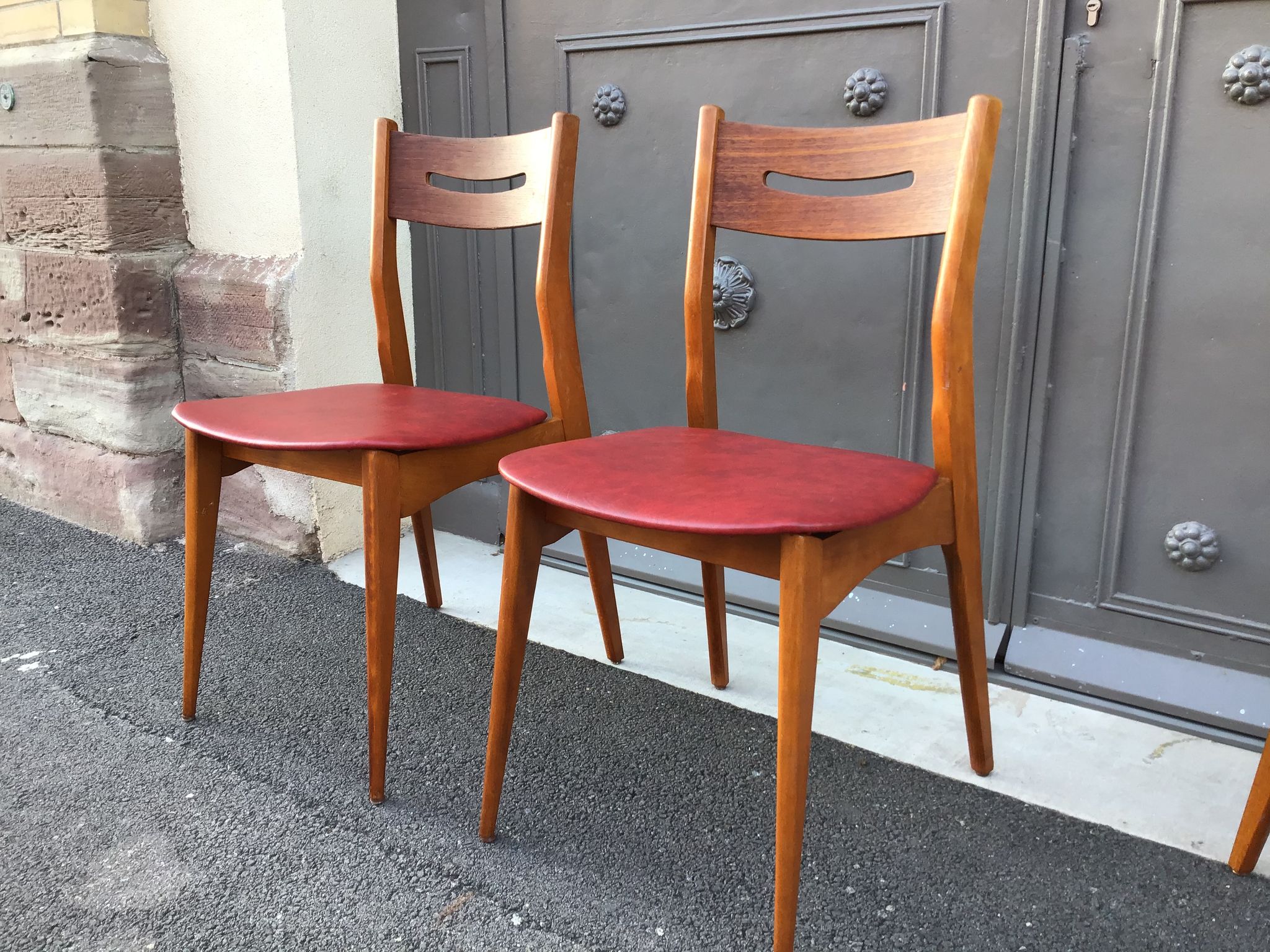 3 Scandinavian chairs 1960 feet compass