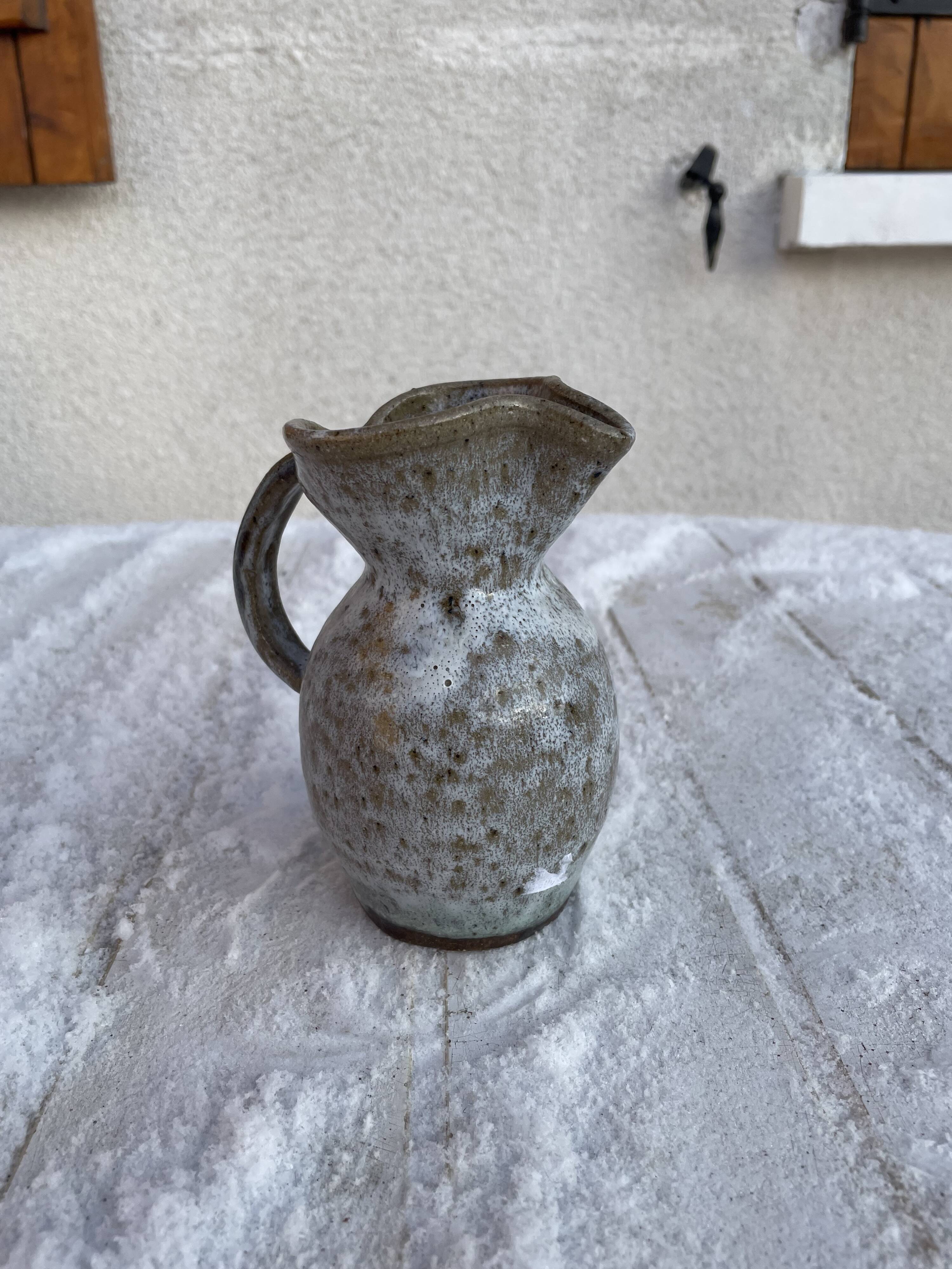 Set of 20 decorative items