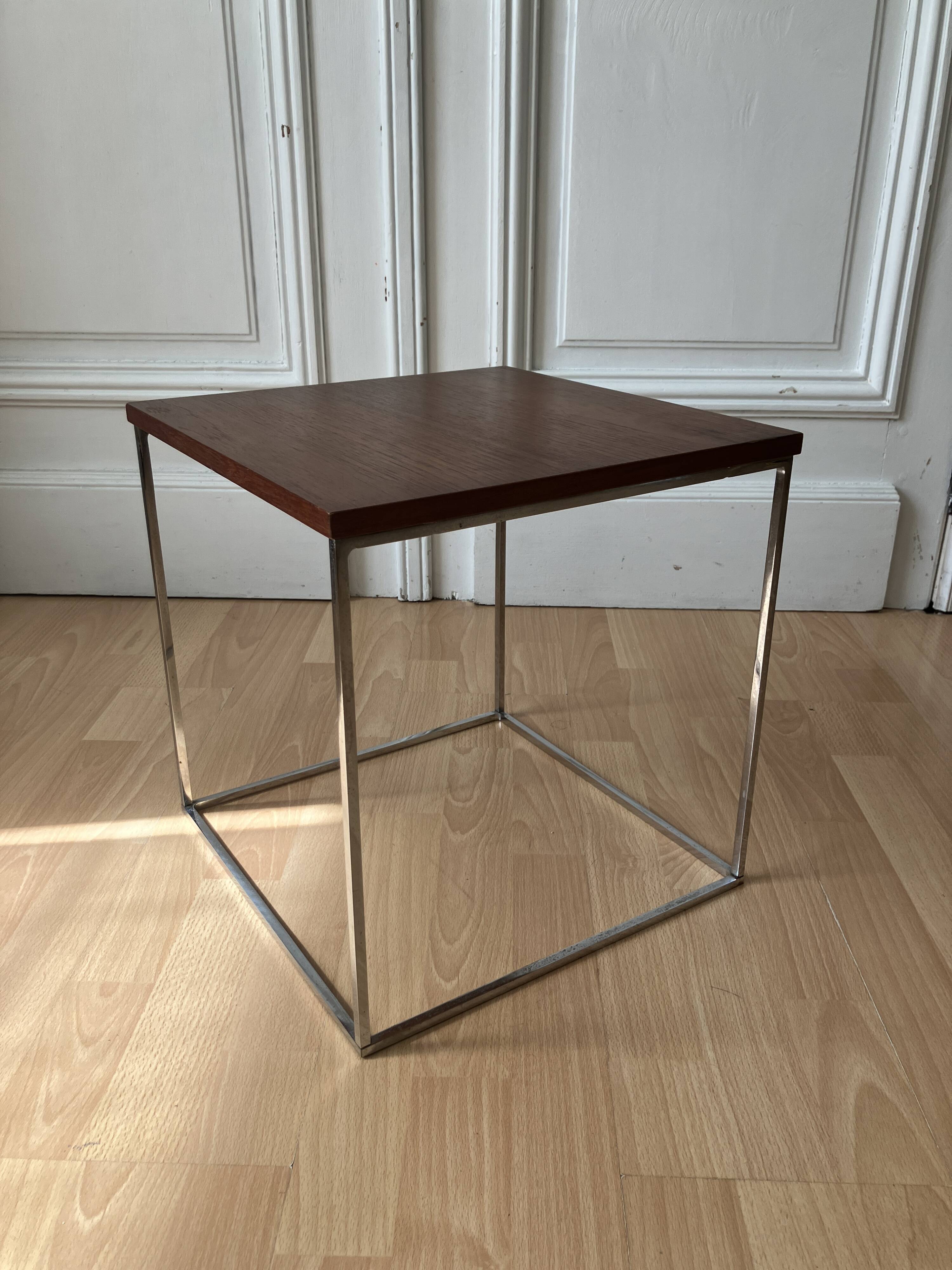 Table d’appoint années 60 en teck et acier chromé