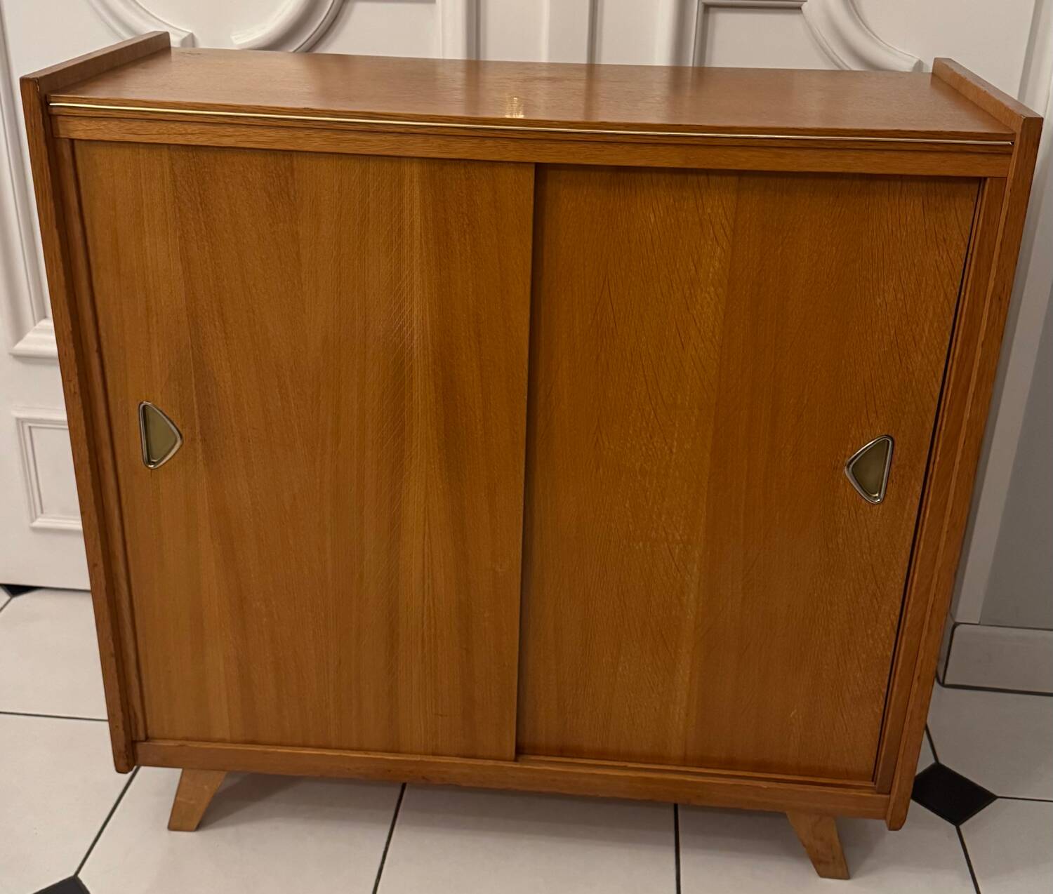 Vintage shoe cabinet with compass legs