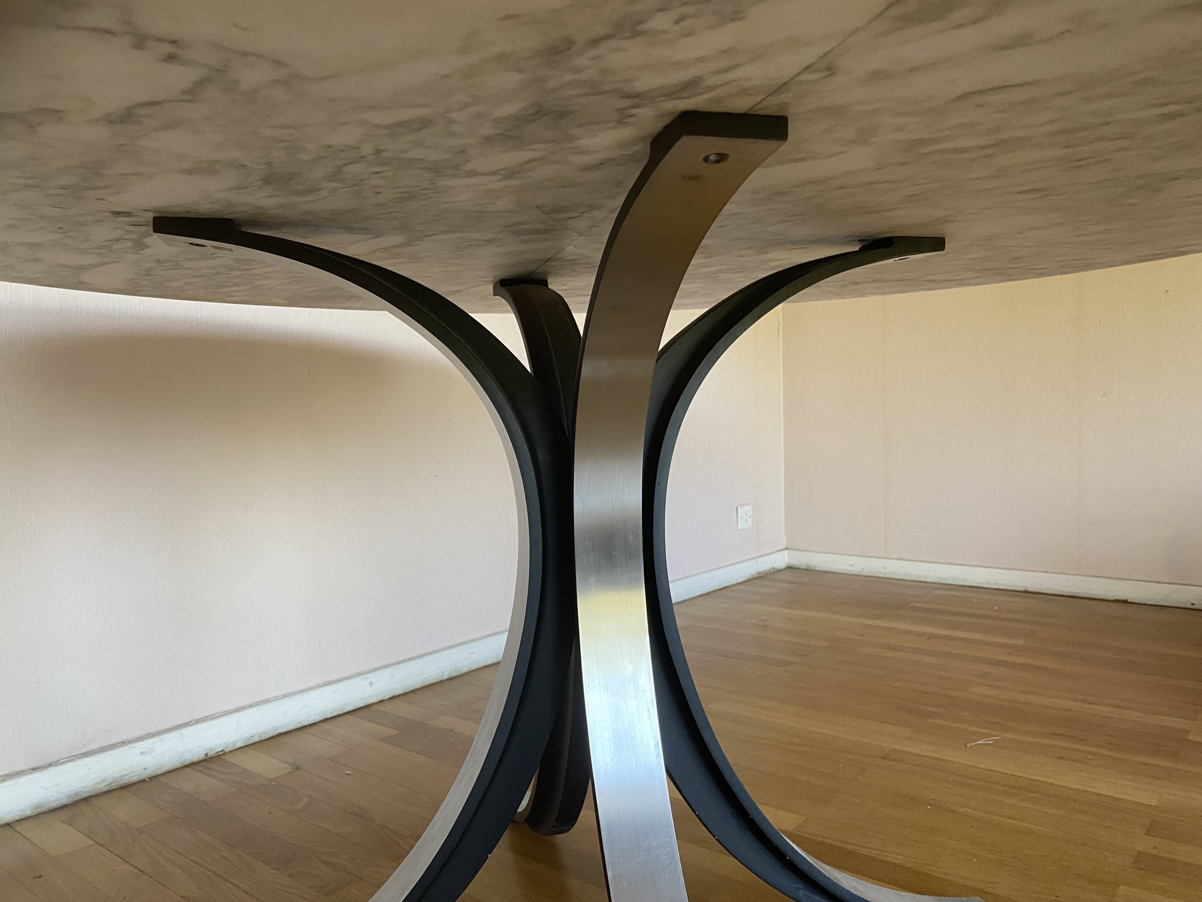 Table in perfect condition Osvaldo Borsoni