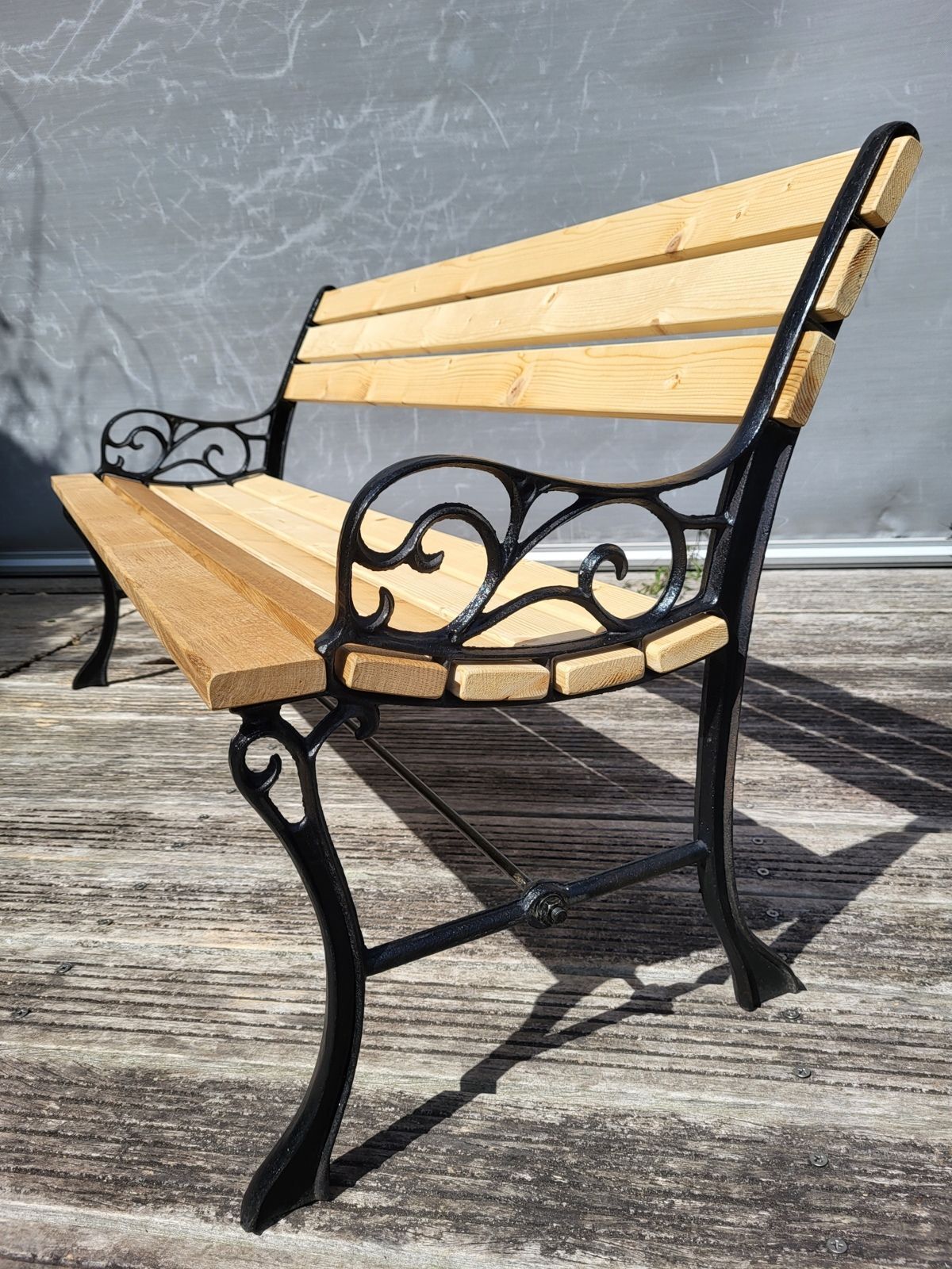 Old "Jardins de Paris" bench in Art Nouveau style (restored)