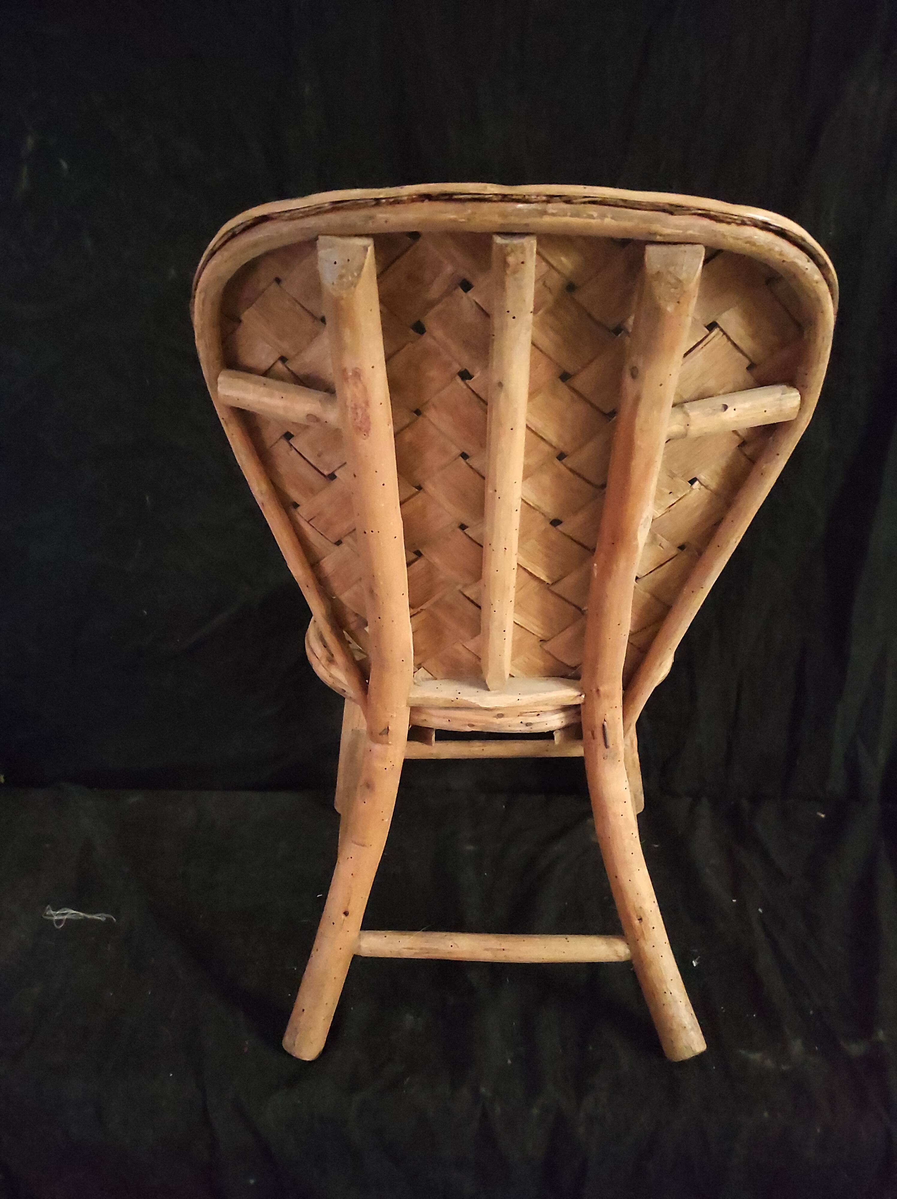 Children's wooden lounge and chestnut weaving