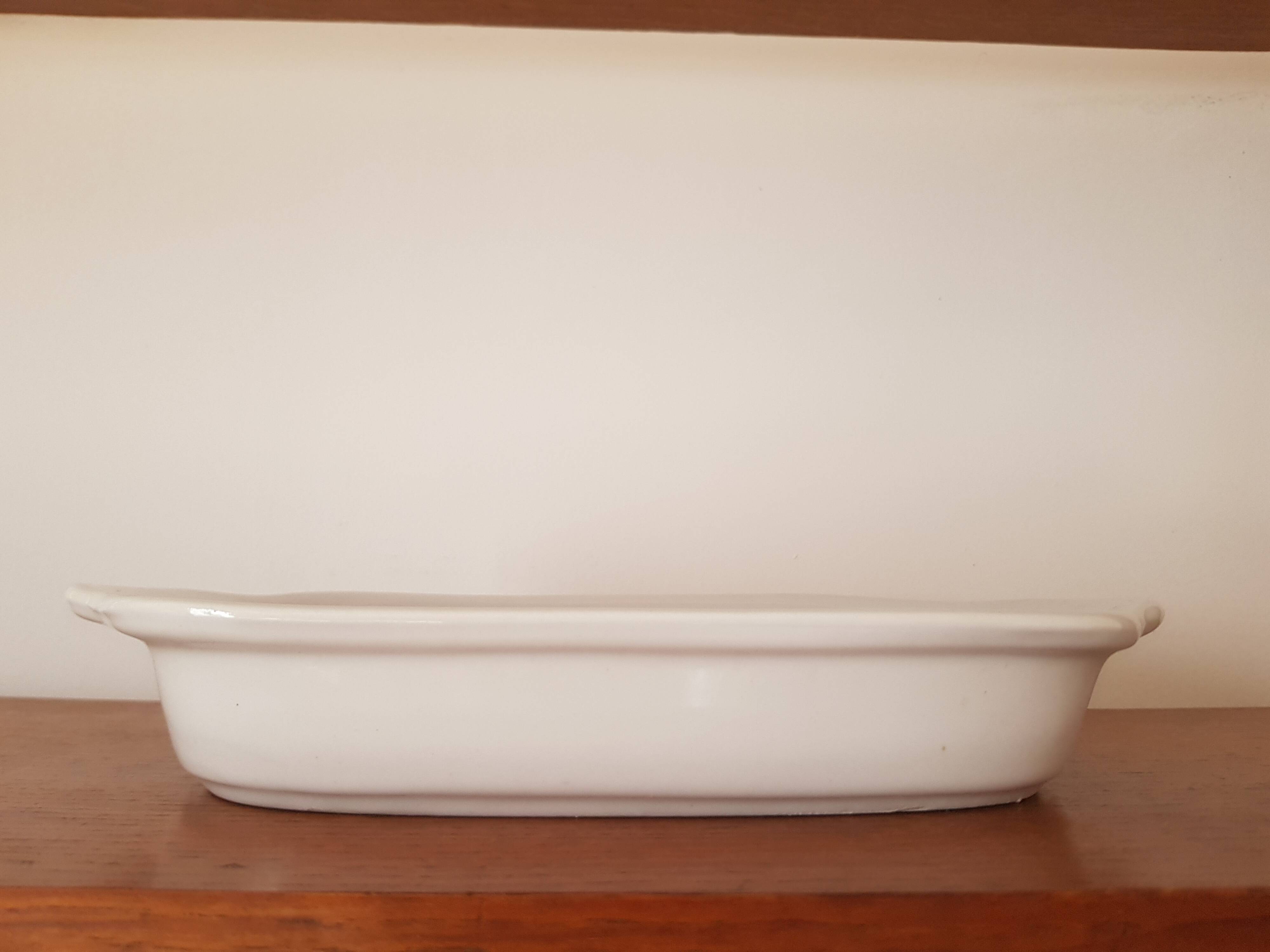 Plat en porcelaine
