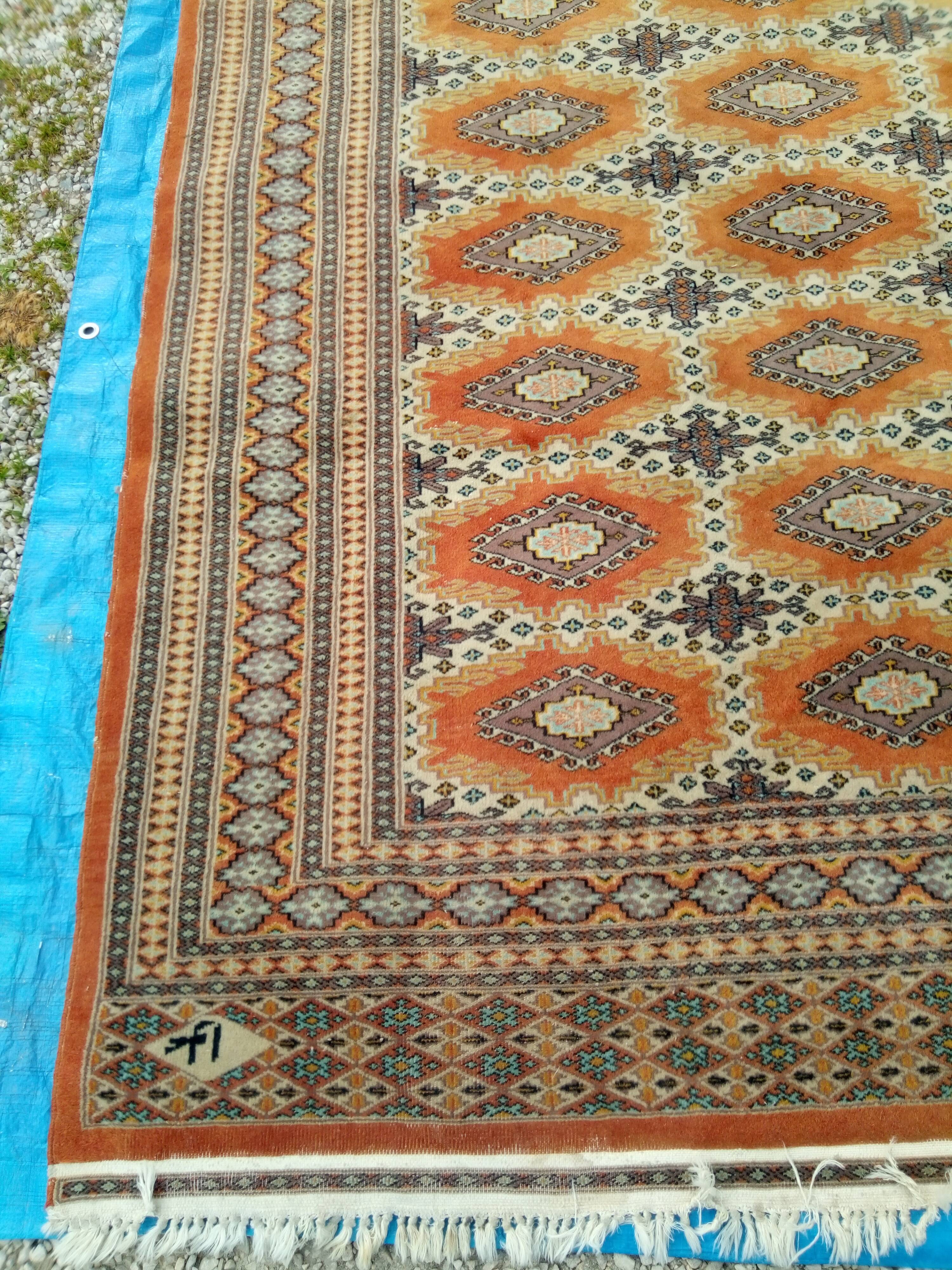 Oriental carpet, Pakistan, wool and silk 273 x 186