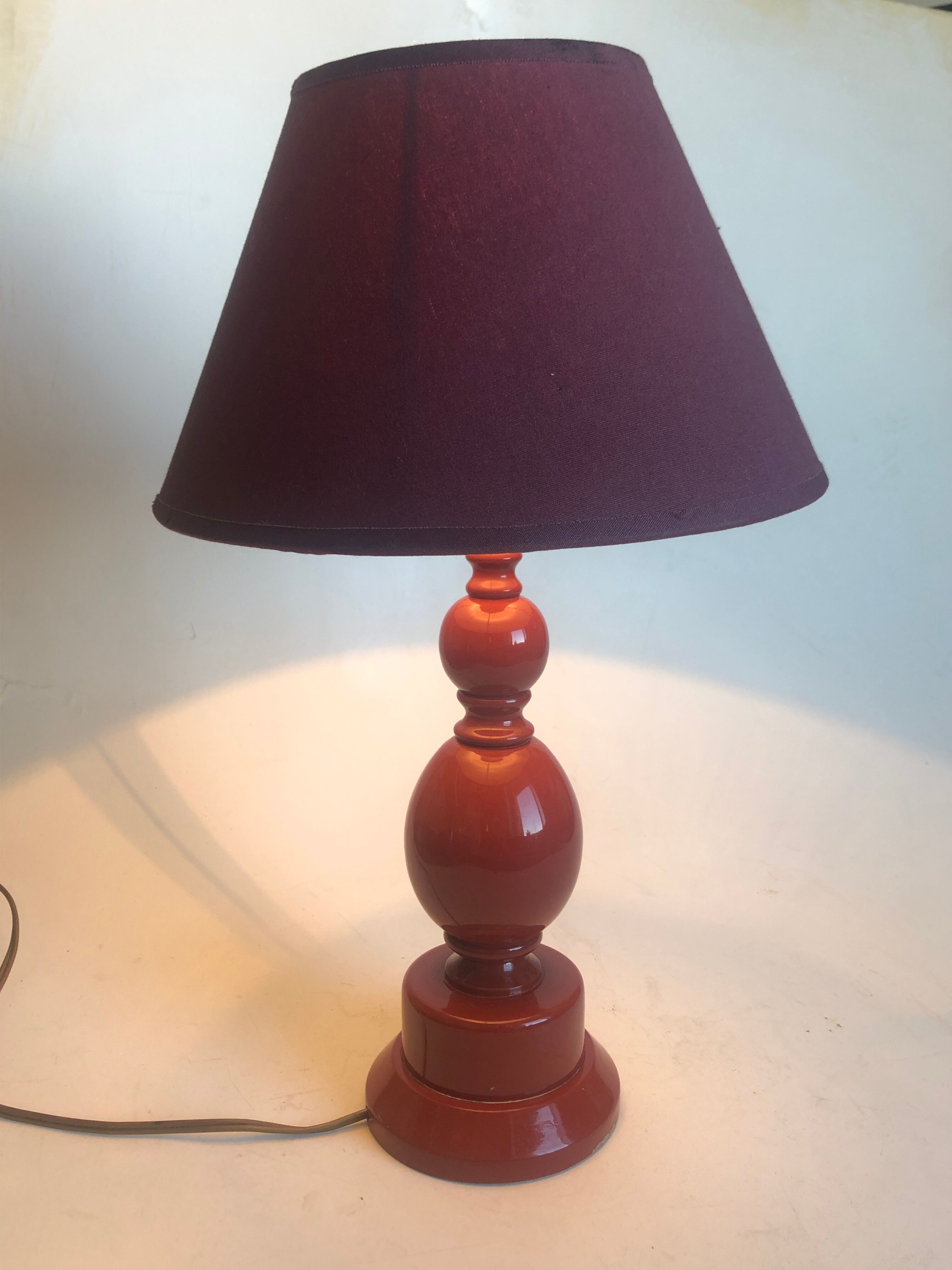 Toured wooden lamp