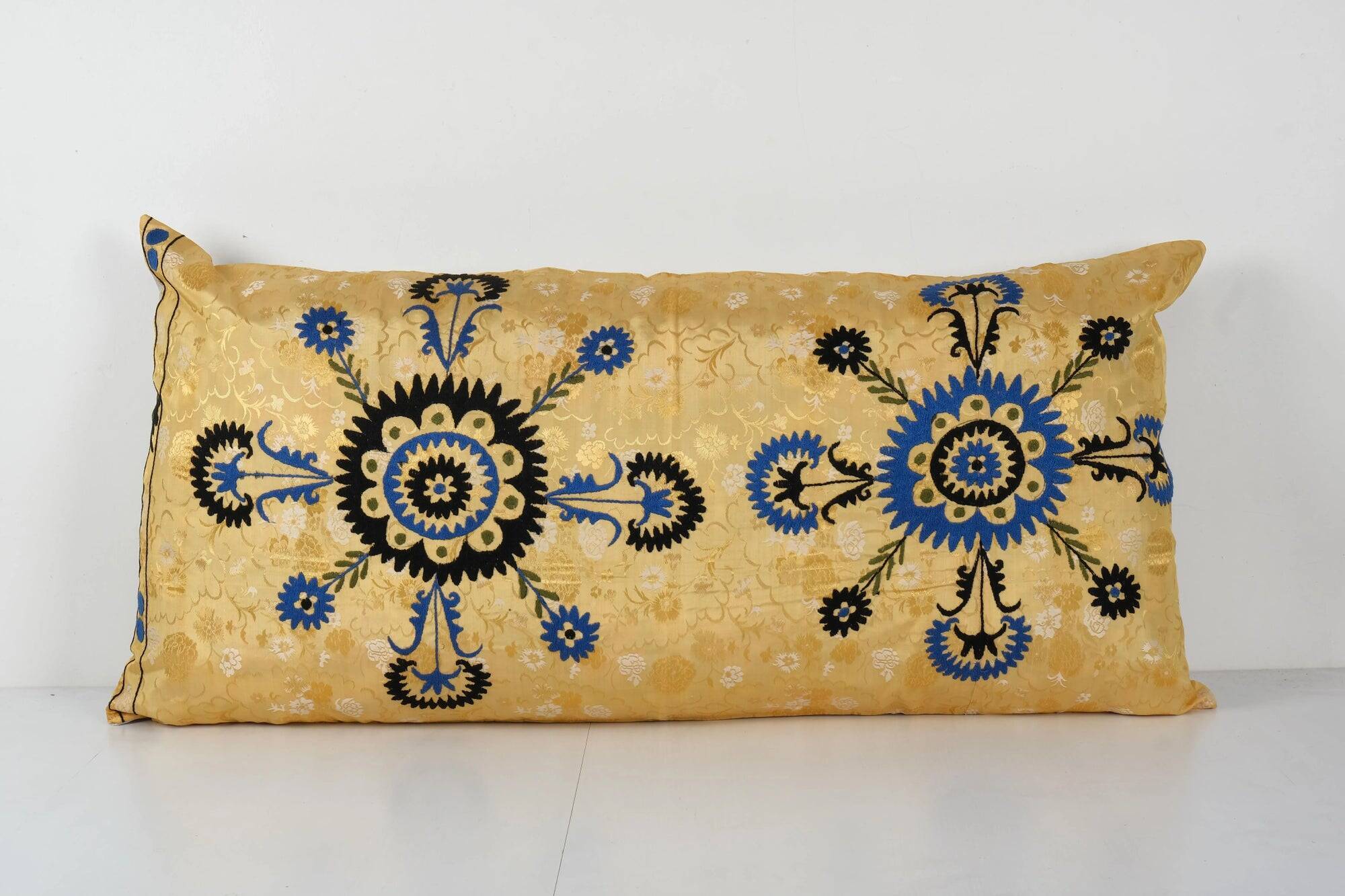 Housse de coussin brodée vintage 109x56 cm