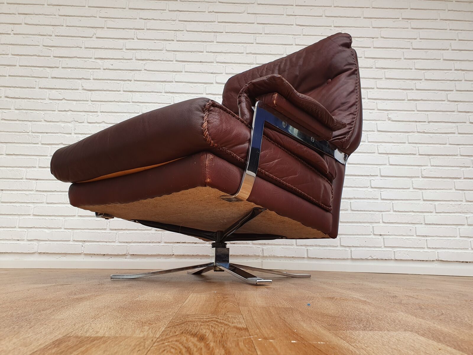 Fauteuil suédois Arne Norell des années 70