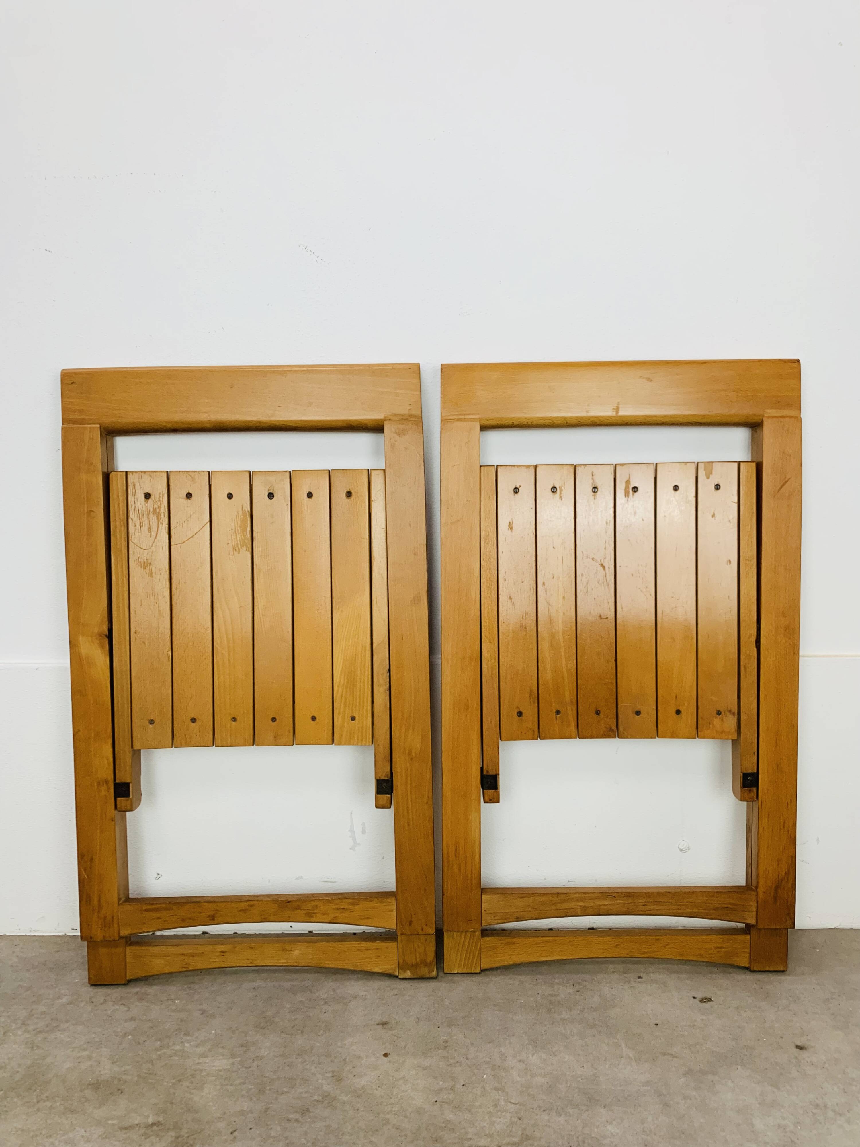 Paire de chaises pliantes par Aldo Jacober, bois, années 60