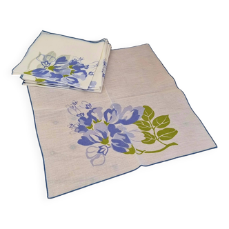 Set of 8 vintage blue floral napkins