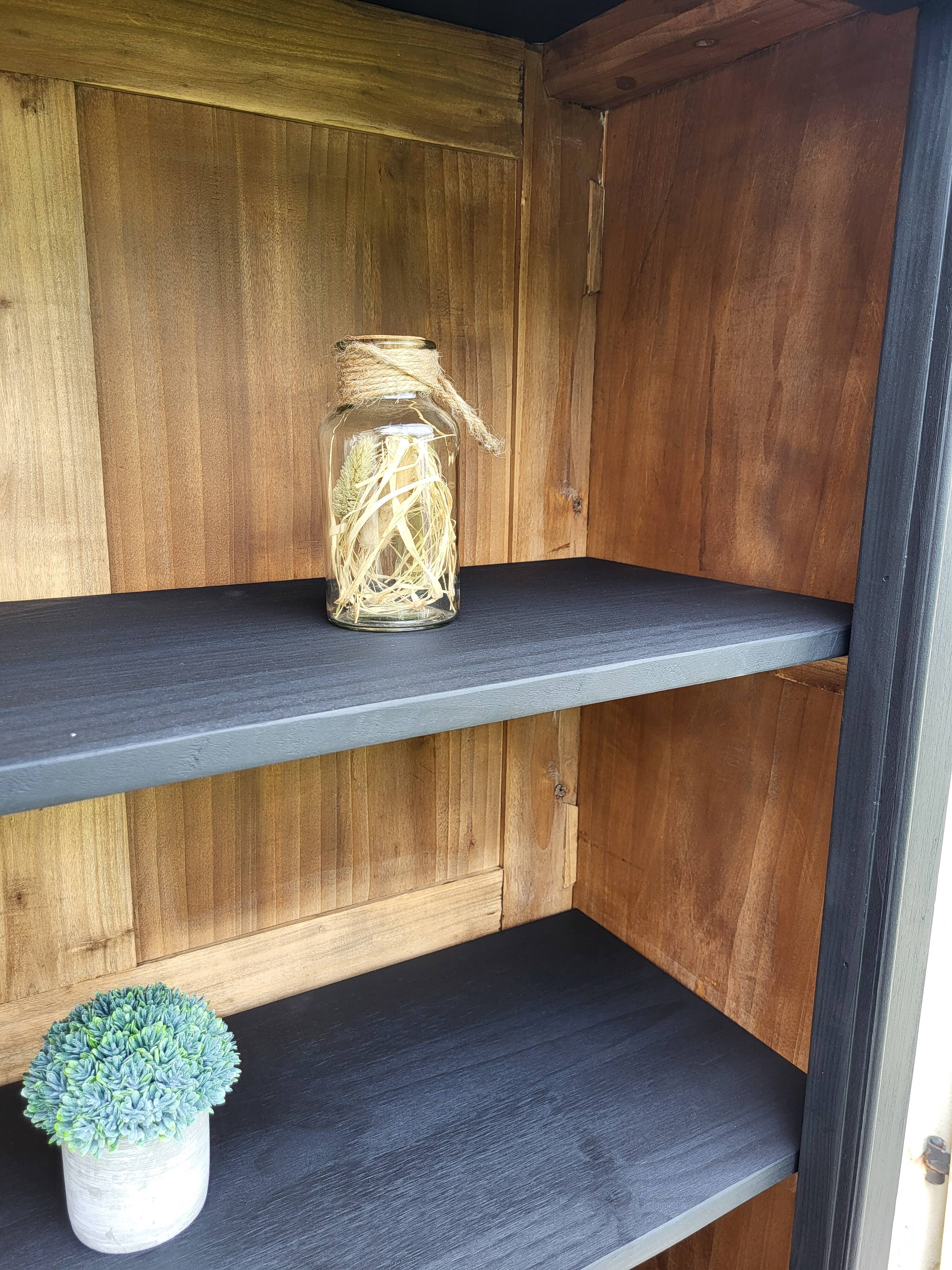 Bookcase / Shelf