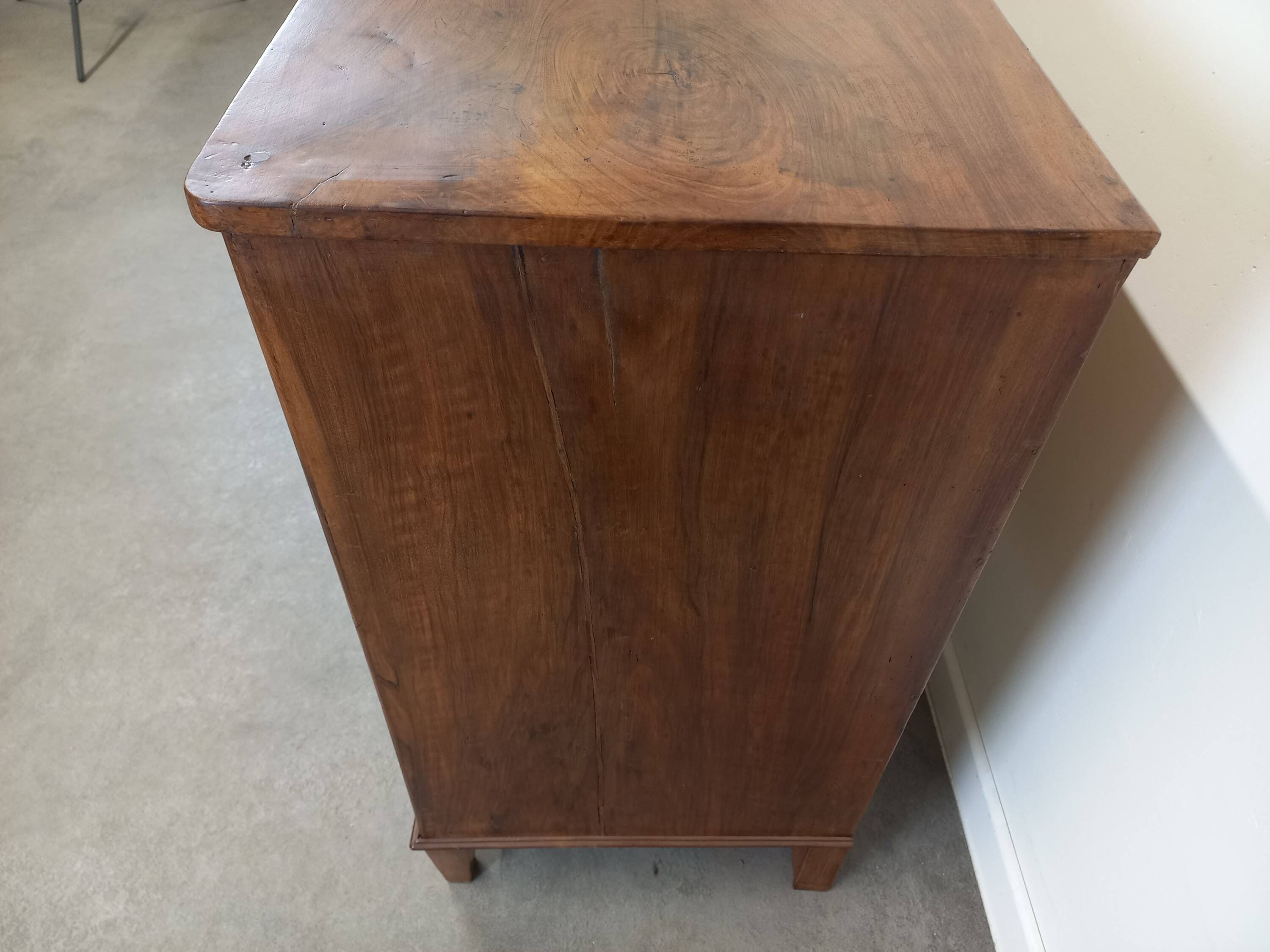 Commode de style Louis XVI