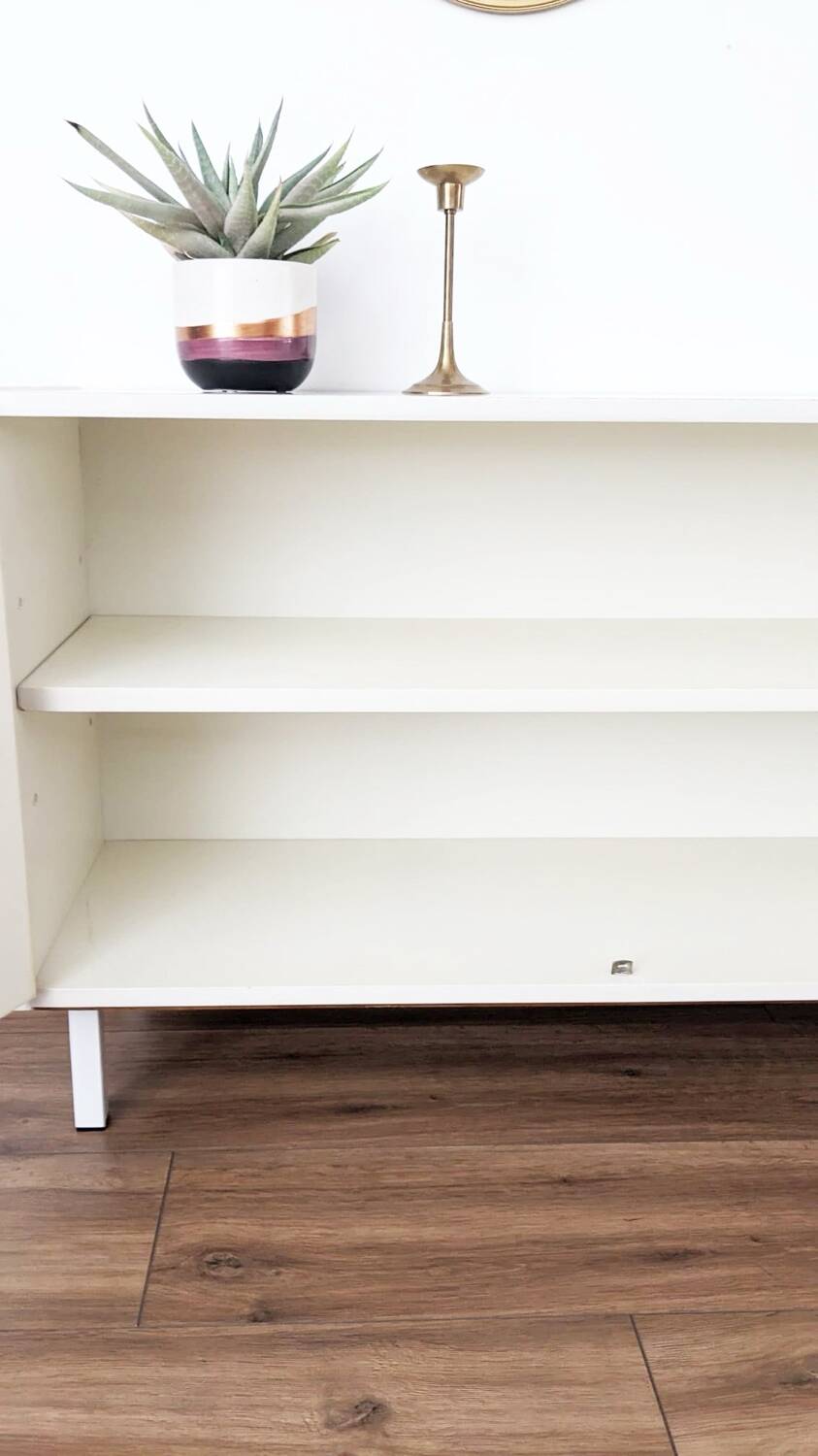 Vintage 2-door sideboard