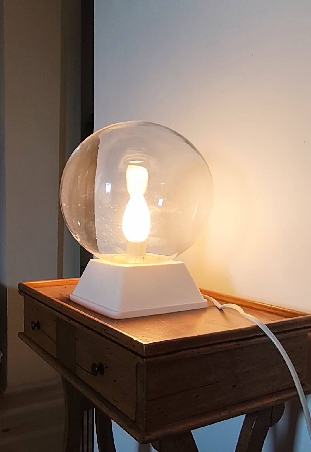 Vintage glass globe lamp from the 70s and 80s.