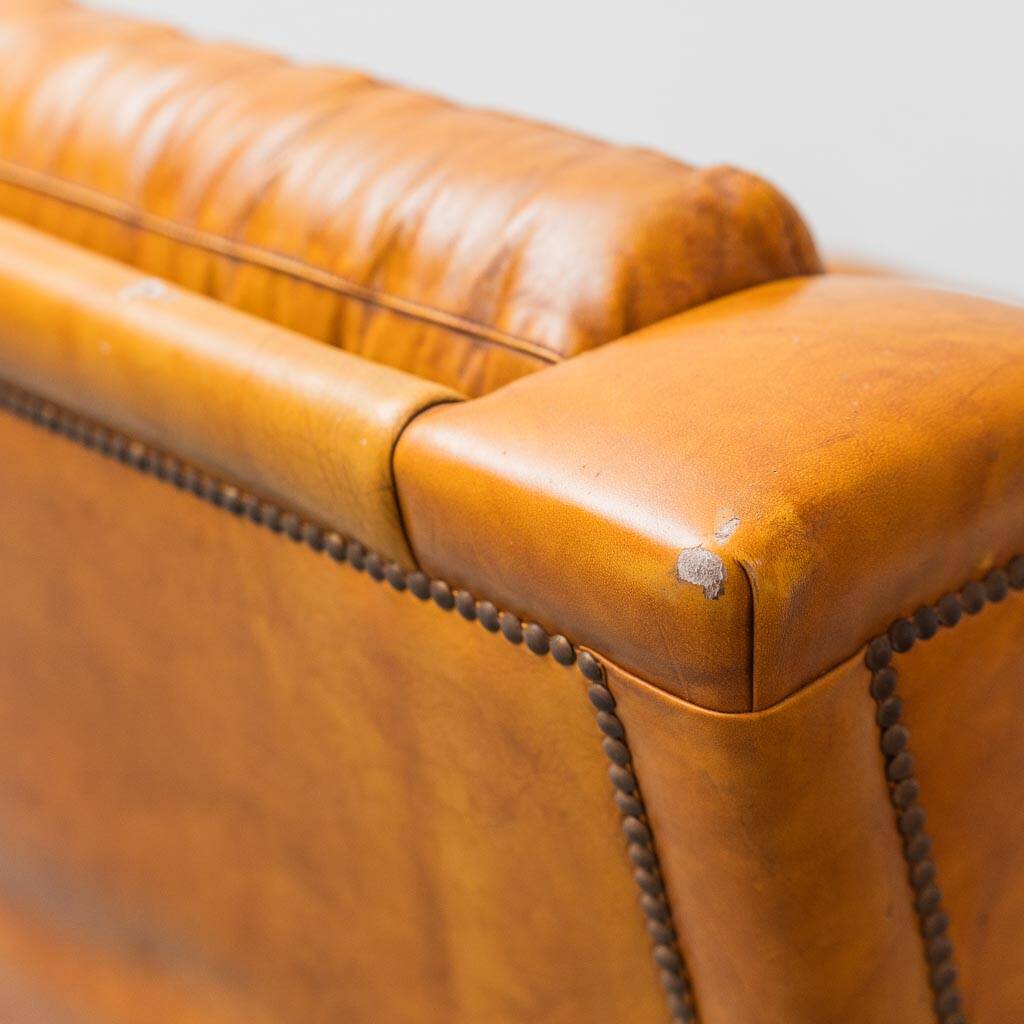 Coppia di poltrone in eco-pelle marrone anni ’50 vintage modernariato