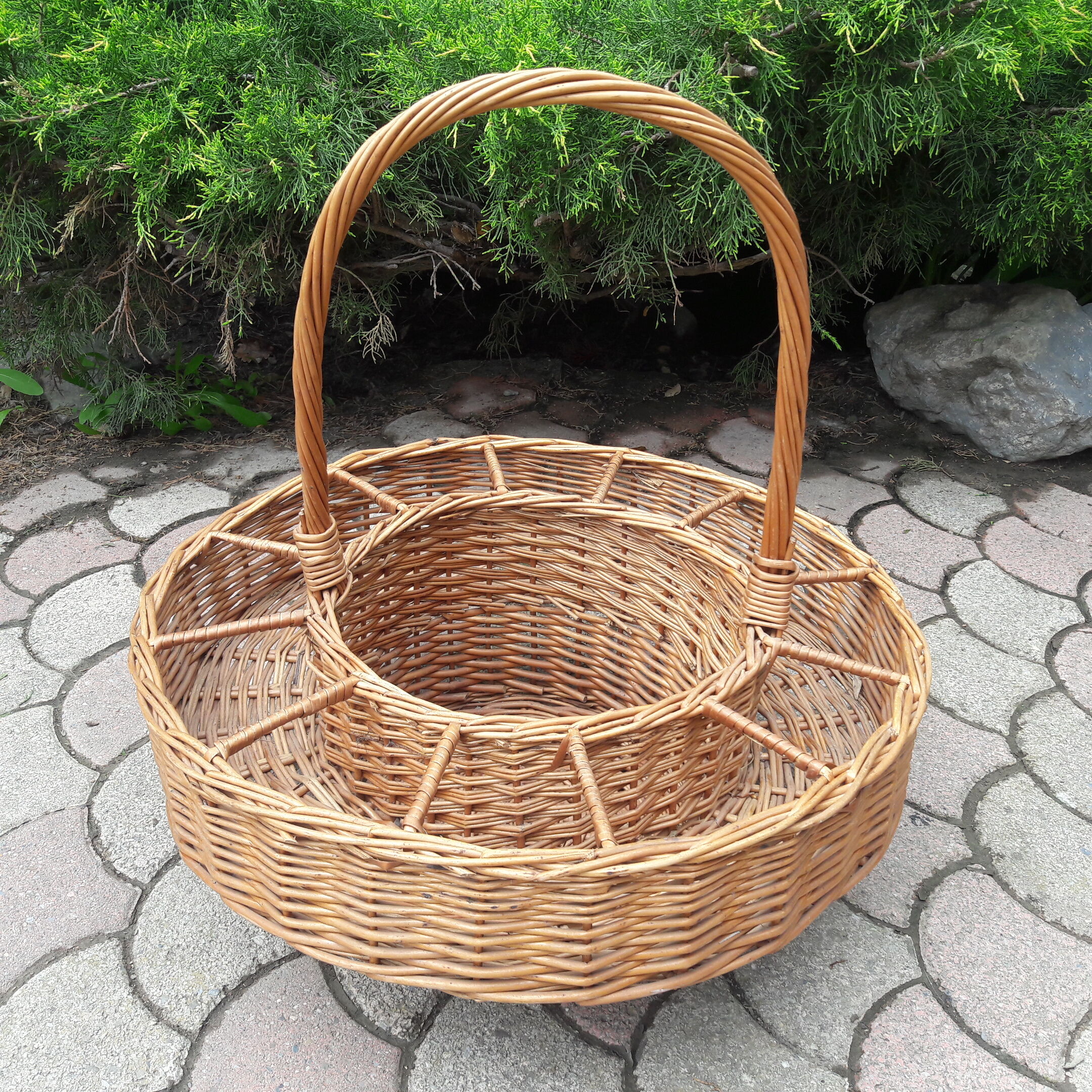 Rattan portable bar