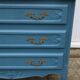 Commode ancienne rénovée bleu – plateau bois – 3 tiroirs