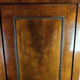 Mahogany standing pedestal table from the 1840s