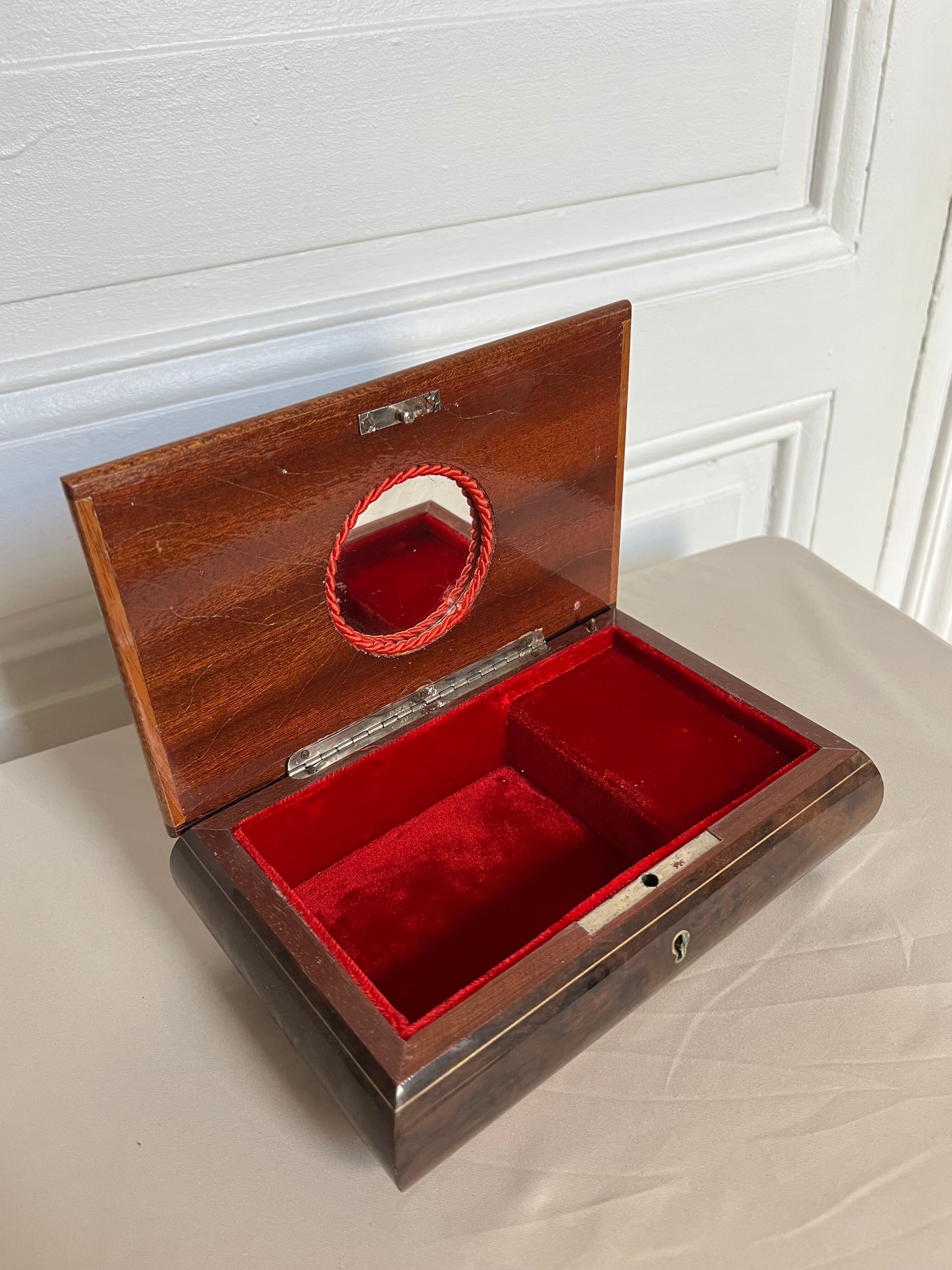 Music box jewelry box