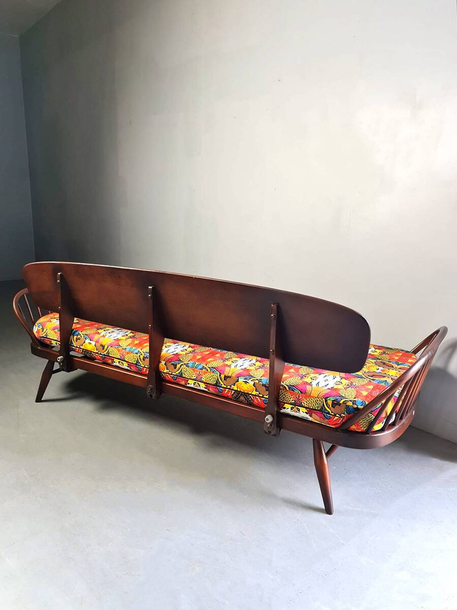 Vintage designer sofa bed Ercol model 355 Lucian Randolph Ercolani