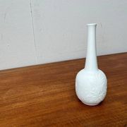 German white porcelain vase from the mid-century with bird motif by Kaiser, 1960s.
